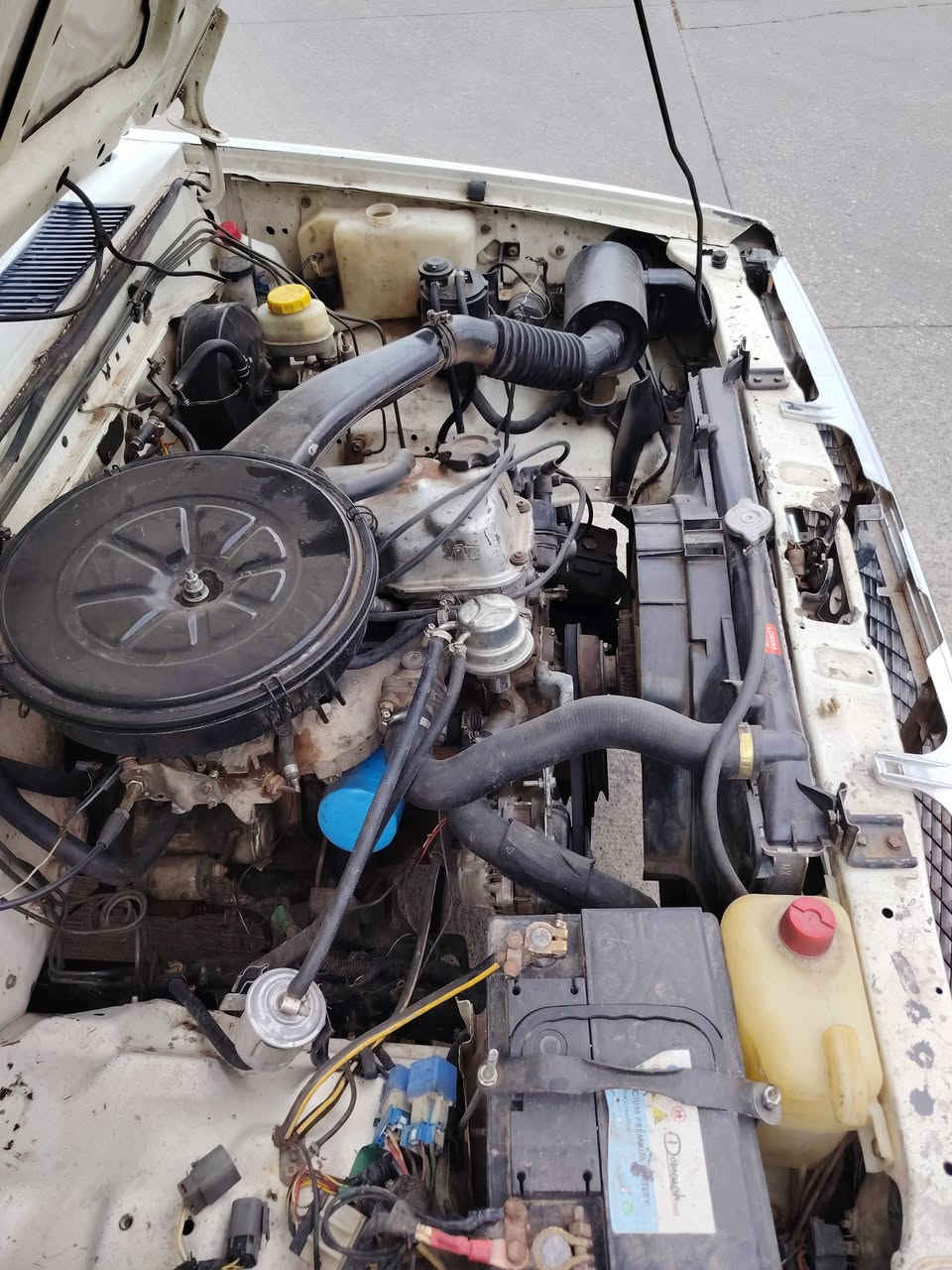 نیسان 1988 گێڕو مەکینەو ئەکسلی 2002 ئارمی پلاستیک بەشەرتی غەرامە سەیارەکە ماڵی دوستە یەک پارچەو دوپەڵە بویاخی هەیە 40 $و کەمێک مەعامەلە *********** ***********
