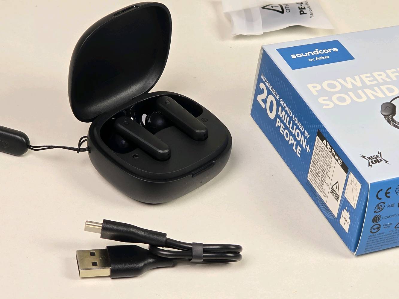 سماعة Anker Soundcore R50i – صوت قوي، بطارية تدوم طويلاً واتصال فائق السرعة
استمتع بتجربة صوتية استثنائية مع Anker Soundcore R50i المزودة بمشغلات 10 ملم وتقنية BassUp لتعزيز الجهير القوي والنقي. توفر حتى 30 ساعة من التشغيل مع علبة الشحن، وميزة الشحن السريع التي تمنحك ساعتين من الاستماع خلال 10 دقائق فقط. بفضل Bluetooth 5.3 ستحصل على اتصال مستقر وسريع، بينما تضمن تقنية الذكاء الاصطناعي وميكروفوناتها المزدوجة مكالمات واضحة في أي مكان. مقاومة للماء بمعيار IPX5 ومدعومة بتطبيق Soundcore لتخصيص الصوت بالكامل، لتكون الرفيق المثالي للموسيقى والمكالمات والرياضة. ✨?
السعر 29الف وتوصيل مجاني كل محافظات العراق 
توصيل سريع 
للحجز والاستفسار مراسلة دايريكت او واتس آب او من خلال الانستا