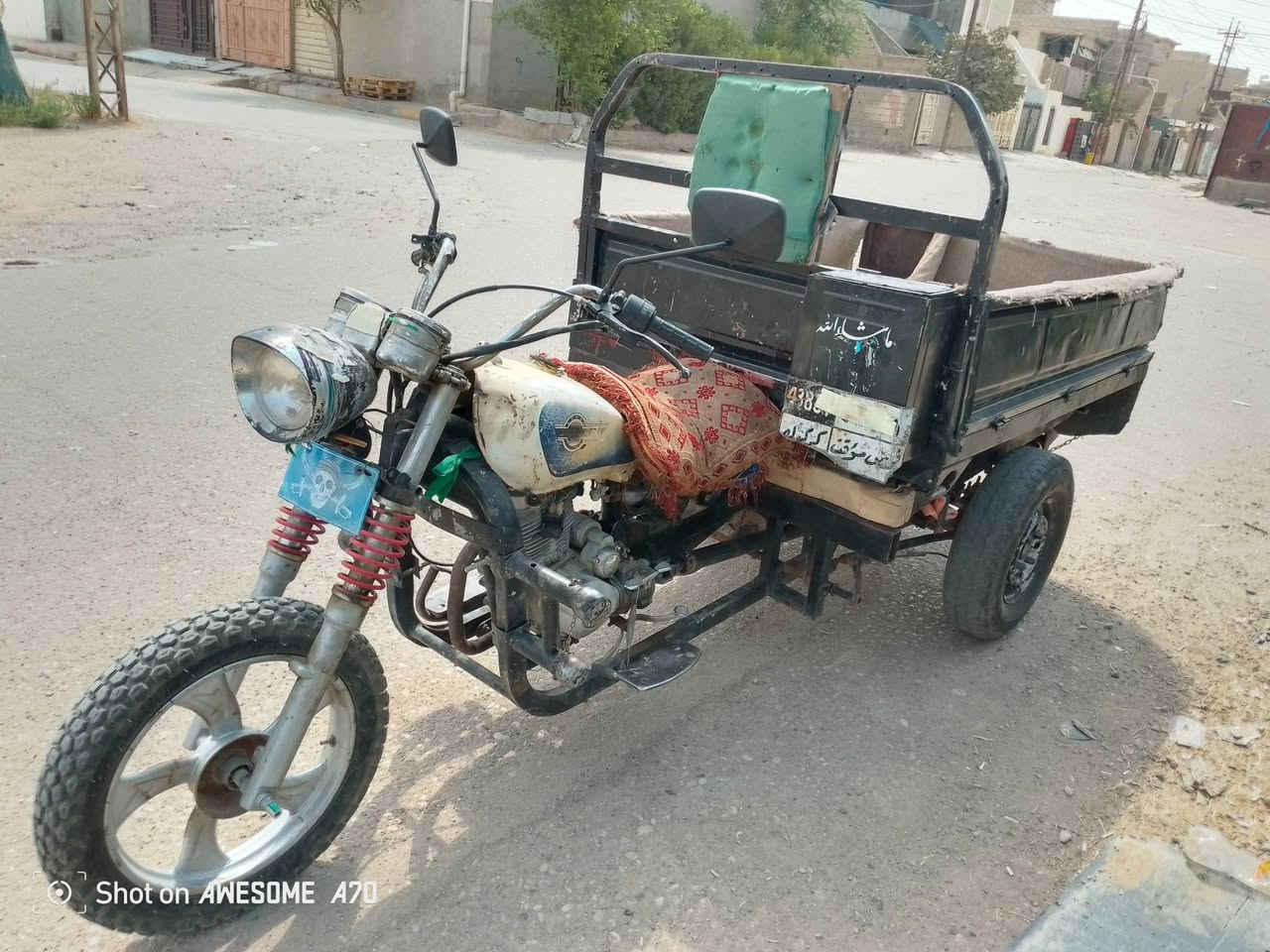 ستوته البيع موديل 16محرك شرط اخرس نص هندر ستوته شوف عينك نشاط معدل فول ركبه شاصي اكسن محرك كله شرط سعرهه575بيهه مجال بصيط مكاني حي العسكري شركه طارق خابر ودلل ***********

نص مكتوب في الصور:
- Shot on AWESOME A70