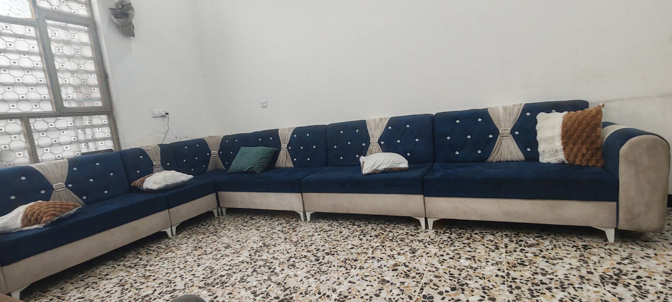 ١٠مقاعد • جديد • بغداد