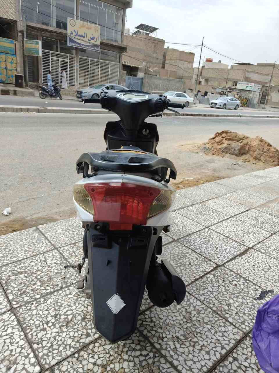السلام عليكم للبيع دراجة سكنس سوبر
الدراجة حلوة وما ناقصها يي شي مكينة كفالة كفراتها نضافة 85/100
للأستفسار متواجد خاص 
***********
سعر 450 وبيهاا مجال
