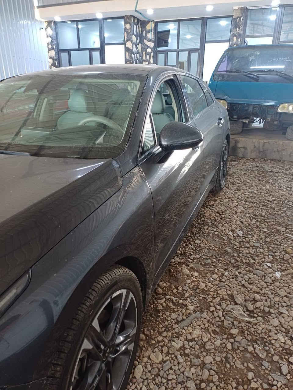 سلام عليكم للبيع كي 5 امريكي  موديل 21 فول مواصفات السعر 149
الحادث جاملغ وبنيد وجاملغ الخلفي بي بارد 
للستفسار الاتصال ع 
***********
