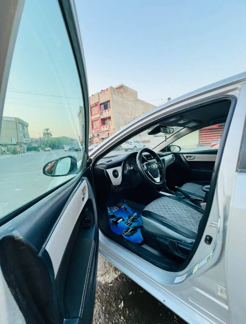 السلام عليكم للبيع
كورلا وارد امريكي 

موديل 2018 

حادثه بسيط جدا بدون دواخل 

رقم بغداد باسمي 

محرك 1800 

تبريد ثلج 🧊 

صدر امامي خلفي جديد 

مواصفات كورلا معروفه 

مكان السيارة بغداد 

السعر 107 وبيه مجال 

ملاحضه وين ما يعجبك تفحص افحص 

رقم تلفون ***********
