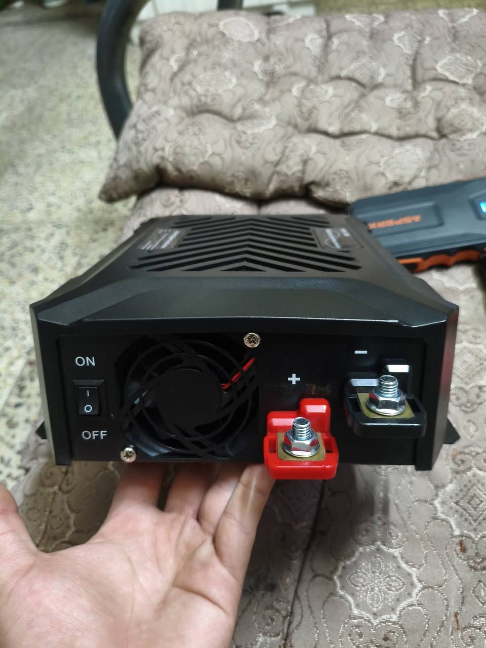 سلام عليكم عاكسة اصلية موجه جيبية نقية جديد غير مستخدم V12/24V 2000/4000W  
18 امبير 
السعر داخل الفيديو شوف الفيديو
