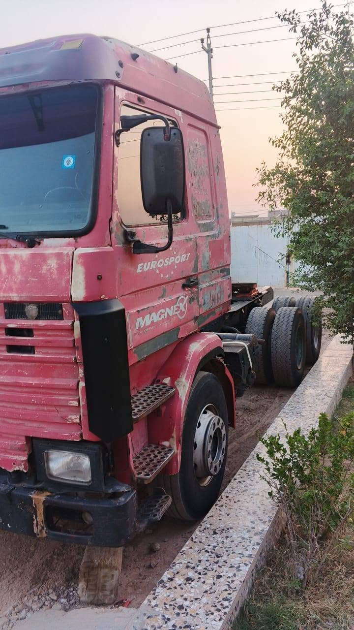 للبيع سكانيا مشلح سكس بلادي رقم بغداد  نكليزي سنويه جديده بسمنه مرسمه فلات  تحويل مباشر  حجم 143/500 بم كهربائي مكينه V8 كير ٣ب٣ مجموعه ١٩ علمآ ان سياره مكفوله وجاهزه للعمل ومعروضه ١٣٠ ورقه واي استفسار*********** ابوكرار مكانها بغداد السياحي.
