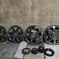 طبشه 13سن مال هينو يدوي (300الف) كبات 8برغي مال تاير 19 كامل مع القواع...