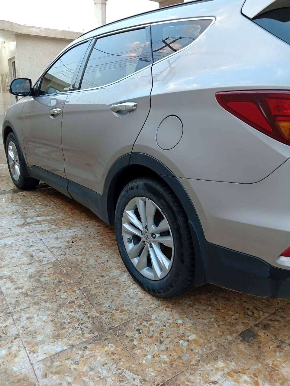 " السلام عليكم  ....

*للبيع هيونداي سنتافي SANTAFE

#السـعـــر_188$ ورقـــه 💸

•للأتصال على رقم الهاتف 📲📲...
•
• 👈🏻👈🏻  [[   - *********** -  ]]  👉🏻👉🏻
•
ـــــــــــــــــــــ ــــــــــــــــ ـ ـــــــــــــــــ ــــــــــــــــــــــ
*موديل «2017»  : خليجـي 
*گير اوتوماتيك
*رقم أربيل الدولي
*سنويه مجدده للـ2030
*( تريد تحويل وگاله ✔️ )

*السياره مگفوله
*عدا البنيد مبدل فقط
*حداديه كير مكينه شاصي گفاله
*السياره جديده وجاهزه 

-فوول مواصفات💯
-6 سلنـدر
-7 راكـب
-تبريد❄️
-تدفئه
-مسجل
-حساسات
-دواخل رصاصي
-وحداديه جديده
-ما بيهه اي نقـص

🔹 باقي التفاصيل اتصل إعلاه 👆👆  ...
 #العنــــــــــــــــوان_البصـــــــــــرة
-------
للإعلان عن سيارتك :-
   - Centers Qasim  ✅
