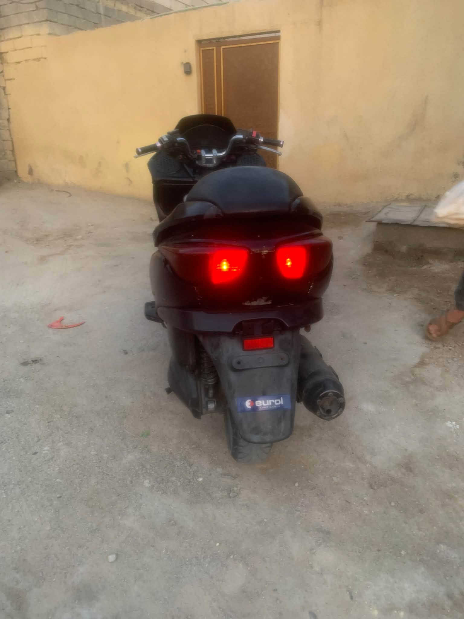 فورزا 08 MF دراجه تخبل مال بيت كلشي شغال بيها شغل وطلع ما تعبك ..كيج حماوه ربع شرطط. كيجات كلها شغاله ..رون 1 ونص ثابت ..نگره سلف بأي وقت ..بريكات .كلوب زنون. دبلات بحاله ممتازه ..الدراجه شغاله للاخير .. دك معدل شرط 150 .. السعر 700 وبيها مجال مكاني البصرة كرمه علي رقمي  ***********(بيها صوت كلج امامي خفيف ما يأثر ))

