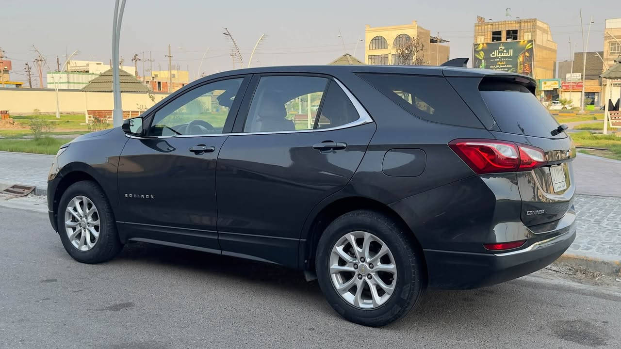 السلام عليكم ورحمة الله وبركاته..
شيفروليه أكوينوكس Chevrolet Equinox 2020
🟰🟰🟰🟰🟰🟰🟰🟰🟰🟰🟰🟰🟰🟰🟰🟰
المواصفات العامة والإضافات:
 
الفئة: LT - الدفع رباعي (AWD)
 
المحرك: 1.5L Turbo (اقتصادي وقوي)
 
المسافة المقطوعة: 93 ألف كم
 
المواصفات الداخلية: شاشة 7 إنش، كرسي السائق كهرباء، تشغيل عن بعد، كاميرا خلفية دوارة (مع خطوط توجيهية)، بصمة تشغيل.
 
التبريد: ما شاء الله ممتاز جداً وثلاجة.
🟰🟰🟰🟰🟰🟰🟰🟰🟰🟰🟰🟰🟰🟰🟰🟰
الحالة الفنية والبدن (تقرير وارد أمريكي):
 
الإيرباجات: سليمة بالكامل 100% (وكالة).
 
التقرير: وارد أمريكي (تقرير غرق ، ومتوفرة صور التقرير تبين الحد الدقيق الي واصل له الماء).
 
النظافة والكهربائيات: السيارة سليمة تماماً 100%، بدون أي رائحة أو مشاكل كهربائية نهائياً.

 المحرك والگير والشواصي: كفالة وبشرط الفحص 

 الصبغ والبدن: كفالة عامة من الصبغ، يوجد ضربة بسيطة بالباب الأمامي (مقابل السايق) بالإضافة إلى بعض الخدوش السطحية البسيطة (موضحة بالفيديو).
🟰🟰🟰🟰🟰🟰🟰🟰🟰🟰🟰🟰🟰🟰🟰🟰
** الأوراق والثبوتيات والملكية:**
 الرقم والسنوية: رقم البصرة، السنوية جاري إكمال معاملة تجديدها.
 
الملكية: السيارة باسمي، والبيع تحويل مباشر حصراً (بدون وكالة).
🟰🟰🟰🟰🟰🟰🟰🟰🟰🟰🟰🟰🟰🟰🟰🟰
معلومات البيع والتواصل:
 
المكان: البصرة / القبلة
 
السعر:  150 وقابل للتفاوض بعد المعاينة.
 
رقم الهاتف / واتساب: ***********
