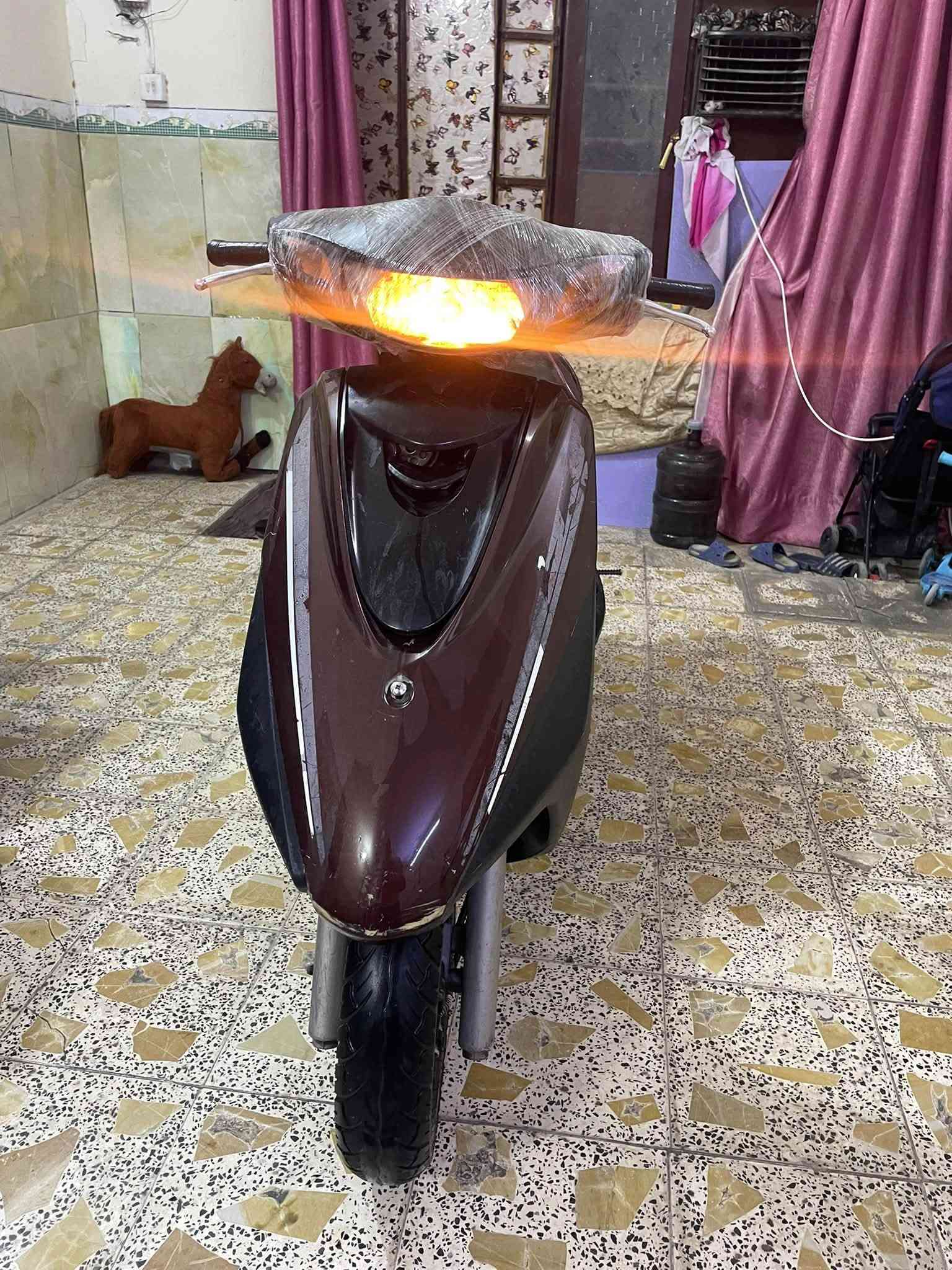بريز لايت فوك مكينة بلاد ممفتوحة كهربائيات كاملة فشكة بلاديه  نقصها باتري و واقيه صالنصه سعر ٤٥٠ وبيها مجال كلش بسيط ***********
