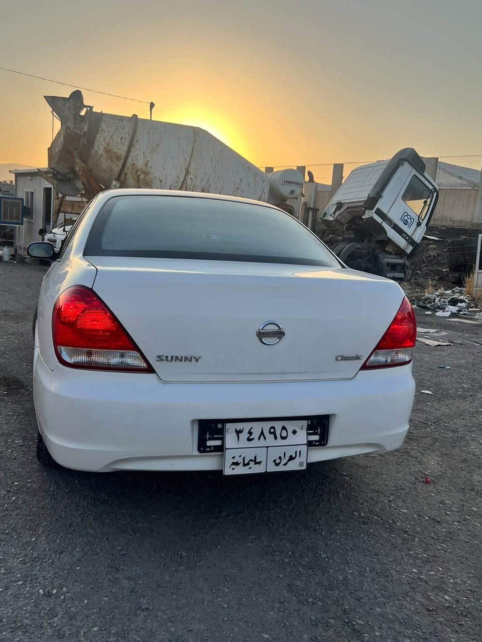 ﷽
نیسان سەنی 
٢٠١٠ 
تەنها ٢٦٦٠٠٠ ڕۆشتووە 
چوارجام کارەبا 
کەلە و کۆنترۆڵ 
دوو سویچی بیلادی ماوە 
ناوزەرد و فۆرمیکا 
بلاجکتۆر 
مەکینە سپی 
گێر و مەکینە بەشەرت 
چوار تایە و ویلی لەژێرە 
سەنەوی ساڵێکە بەسەرچووە 
تەحویل و غەرامە بەشەرت  
بێ بۆیاخە سەیارەکە سۆنەریم داناوە 
تەنها قرچێکی زۆر بەسیتی هەیە لە دواوە لای سەکن 
نرخی ١٠٤ و معامەلەیەکی زۆر زۆر کەم 
ژ.م / ***********
*********** السليمانية, العراق
