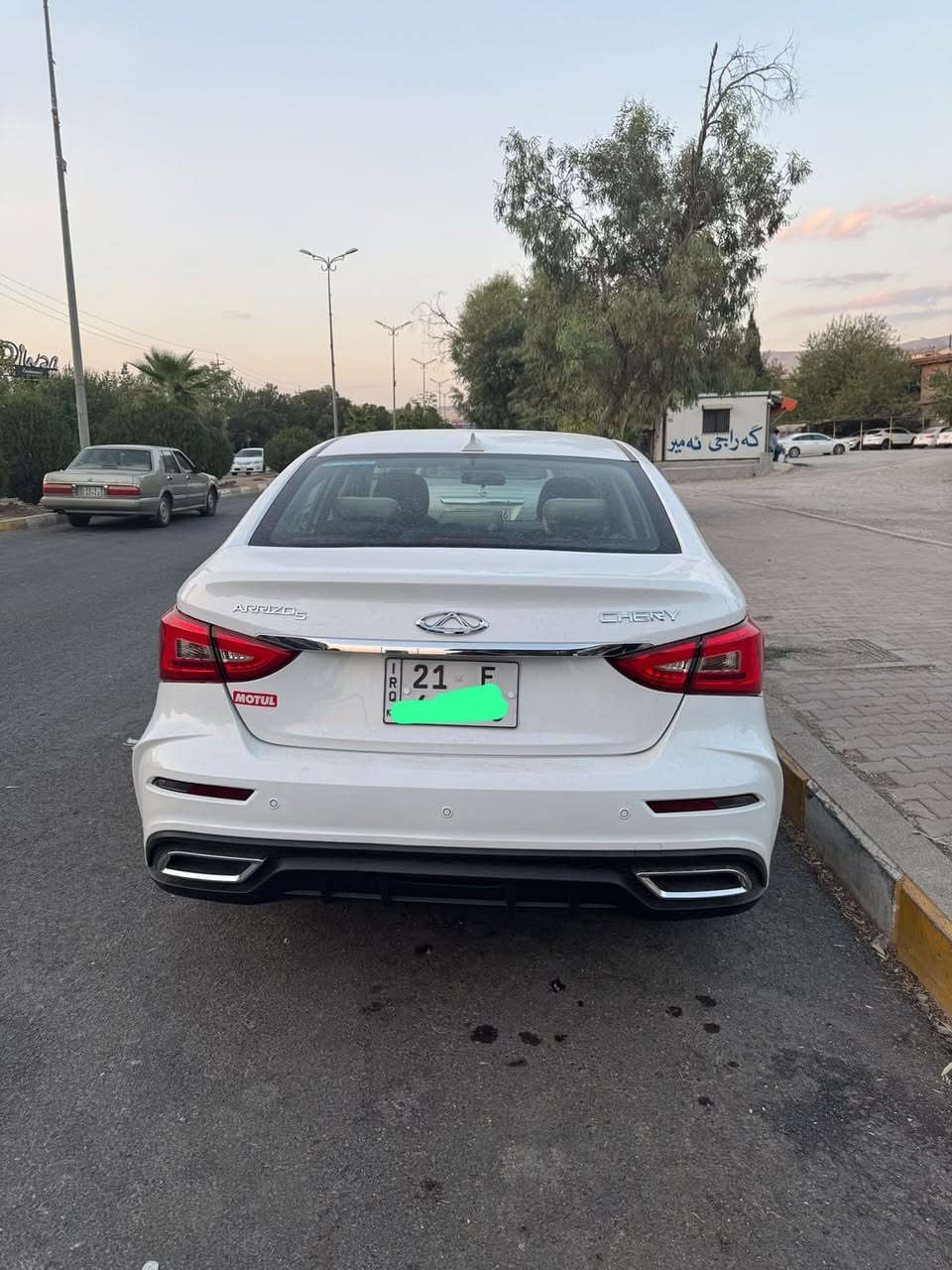 شێری ئەریزۆ ٥ مۆدێل ٢٠٢٥
 2025 - Arrizo Cherry 5

مواسەفات ستاندارد ٣٧،٠٠٠ کم ڕۆشتووە
سەنەوی بە ناوی خۆمەوەیە
بێ بۆیاخ، بێ سارد، بێ قەڵەمکاری و بەبێ شووخت لەسەر دەقی شەریکە
تایبەتمەندی:
ABS - ئەی بی ئێس
AutoHold - ئۆتۆ هۆڵد
تەبریت مەرکەزی
حاسەی دواوە
برێک بەسمە
دەبڵ گێڕ
جۆری لێخوڕینی سپۆرت و ئیکۆ
مواسەفات تراکشن

بە شەرتی هەموو شتێک ئەیفرۆشم، یەک دینار مەسرووفی تیابوو بۆی دەگەڕێنمەوە، ڕەقەم سلێمانیە بە شەرتی غرامە و تەحویل، 
نرخ: ١٠٠ وەرەقە و معامەلە

ژمارەی وەتسئاپ
 ***********
***********
