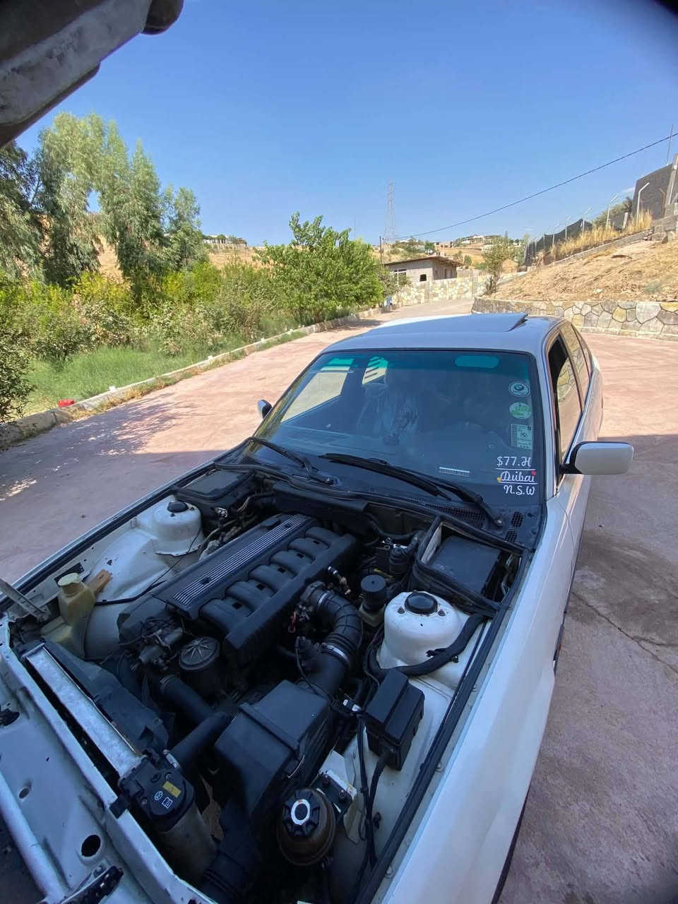 BMW1991
مۆدێل 1991 مەکینە525بیلاد تۆماتیک هەموو گیانی دەقی شەریکەیە
بەبێ سبوغ و بەبێ لێدان
سلاید 
چوار جام کارەبا 
چوار تایەو ویلی لۆکە لەژێرە ویلی سەقەڕ ناو داخلی لەدەرەوە جوانترە گۆڕینەوەش هەیە...
