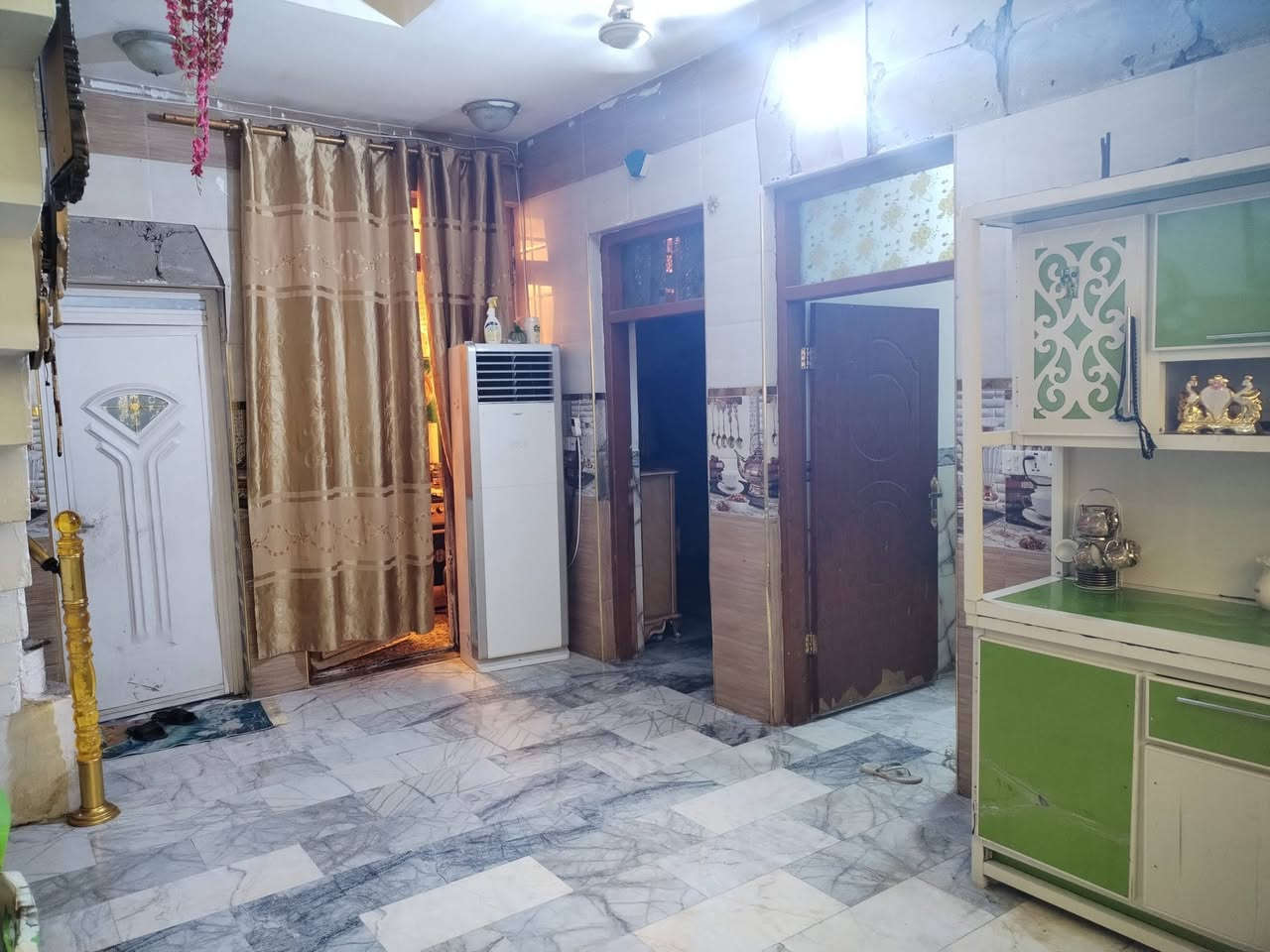 السلام عليكم بيت للبيع 100 م مربع طابق واحد الشعله الدوانم قطاع السادس قرب سكله حيدر التميمي ثاني فرع / ثاني بيت بصف الركن للتواصل ع هذه الرقم واتساب ***********
