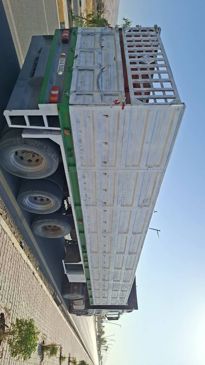 بودي عراقي للبيع طول 12 متر 60 سانتيم بدون تواير ويل سعر70 عنوان سنجار *********** //***********
