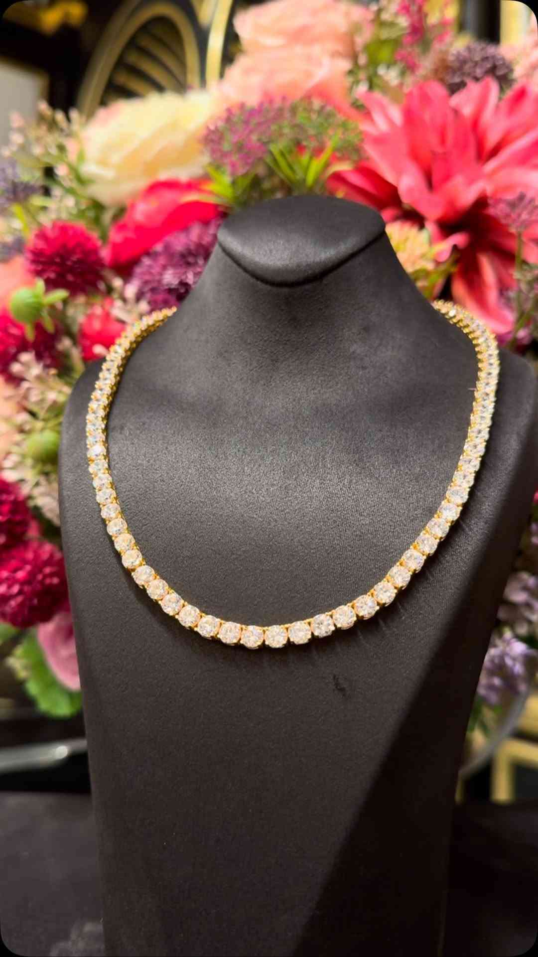 21k—45.31gram

Gardana

#gold #jewelry #diamond #kurdistan #watch
