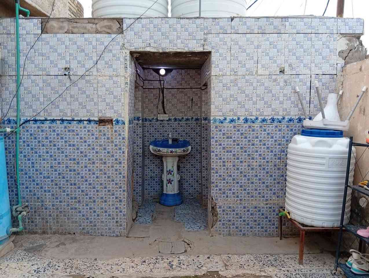 🔥 فرصة مميزة للبيع – طابو صرف 🔥
🏠 بيت للبيع
📍 الموقع: شارع  الشمري – بشارع المدارس ثاني فرع
📌 
📐 المساحة: 200متر
🏗️ بناء قديم
يتكون من:
▪️ غرفتين
▪️ صالة
▪️ استقبال
▪️ مطبخ
▪️ صحيات خارج وداخل
📞 ***********
***********
📲 متوفر واتساب 
✨ بيت مرتب وجاهز للسكن… اتصل وبالخدمه
