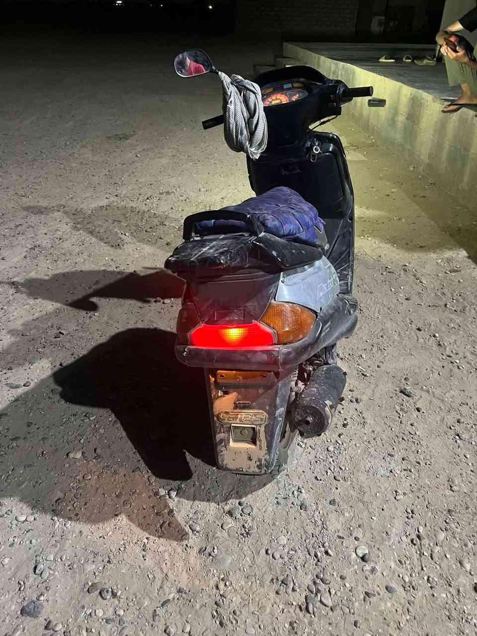 ***********
