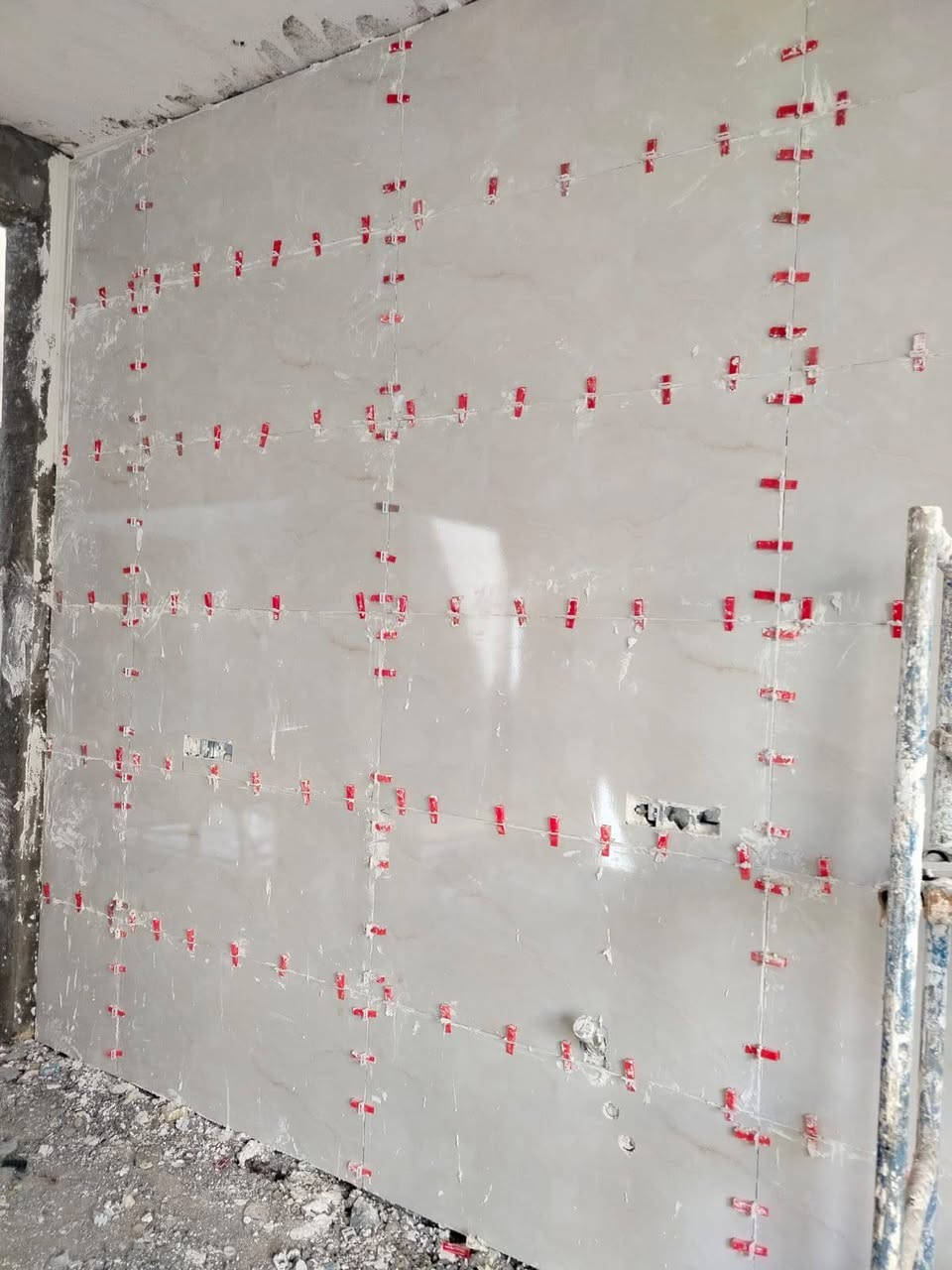 عملي سيراميك داخل ميسان ارضي جداري لوح تتريس وماده عمل باتقان للستفسار ***********
