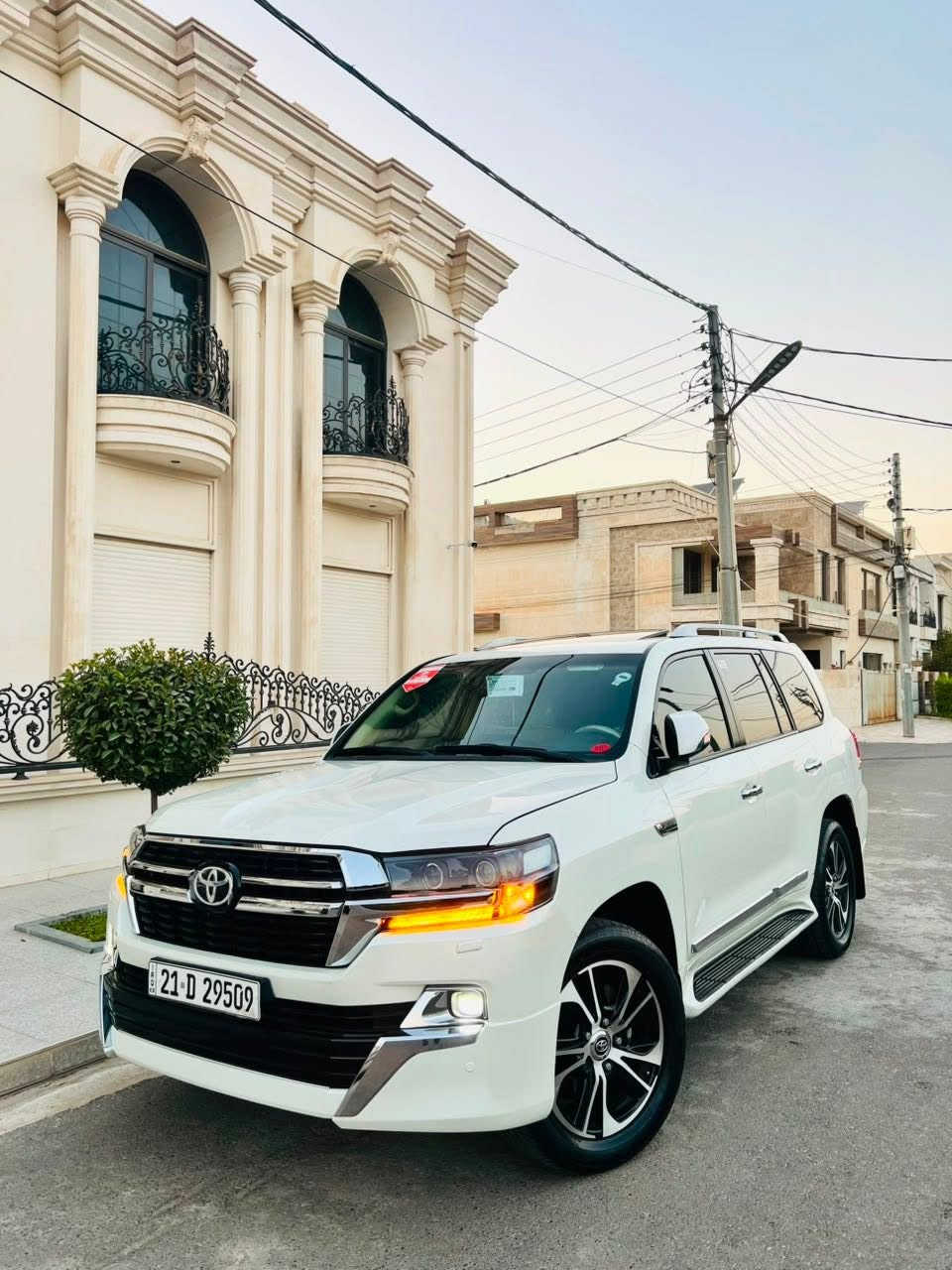ارخص سعر ٣٨٧ ورقه .. 🔥🔥❗️❗️❗️💰💰

لاندكروزر ٢٠١٧ مواصفات gxr باب الاول ... 

ماشيه ١٨٠ الف حقيقي ... سياره بسمي تحويل مباشر 

محرك ٦ سلندر مفتوح بس شرط بدون عيب و نقص ❗️❗️

ملاحضه // سياره بدون صبغ و فتح فقط ٣ مكان بارد ❗️❗️

مواصفات // 
فتحه . ماوس . ٨ ارباك . بخاخ . كشنات جلدو كهرباء . 
حساس . ثلاجه . شاشه و كاميرا . بصمه . اشاره لكزس .. 

مكان اربيل // *********** واتساب ☎️☎️
