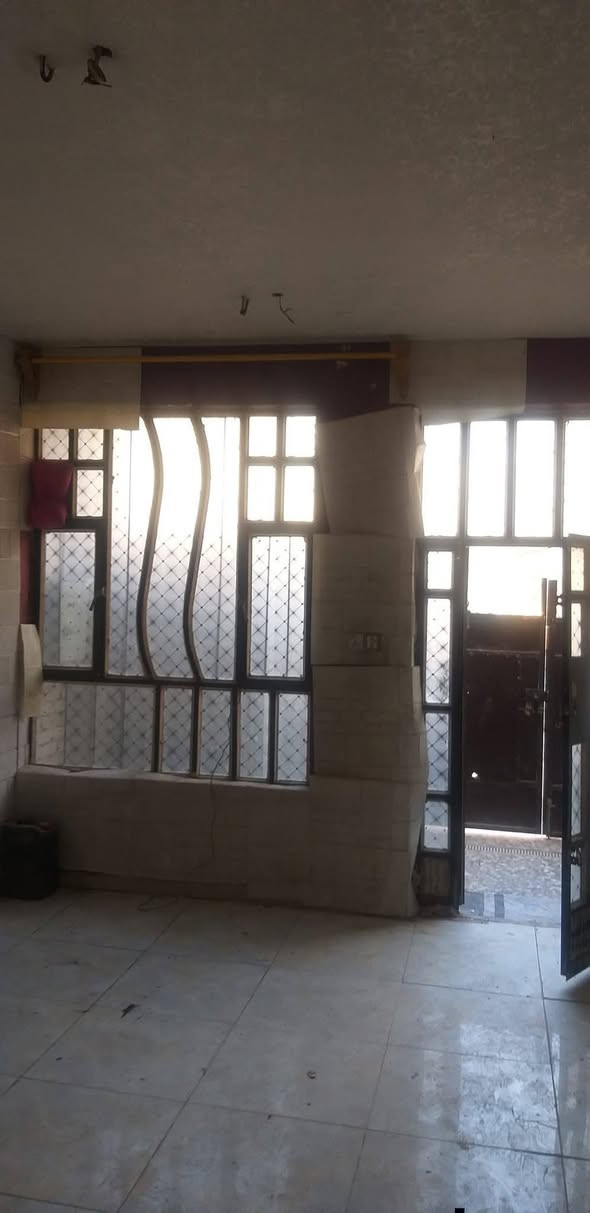 السلام عليكم  بيت 100 متر في منطقة الامين الثانية السدة جديدة طابقين للايجار في م  للتواصل و الاستفسار ع الرقم ***********
