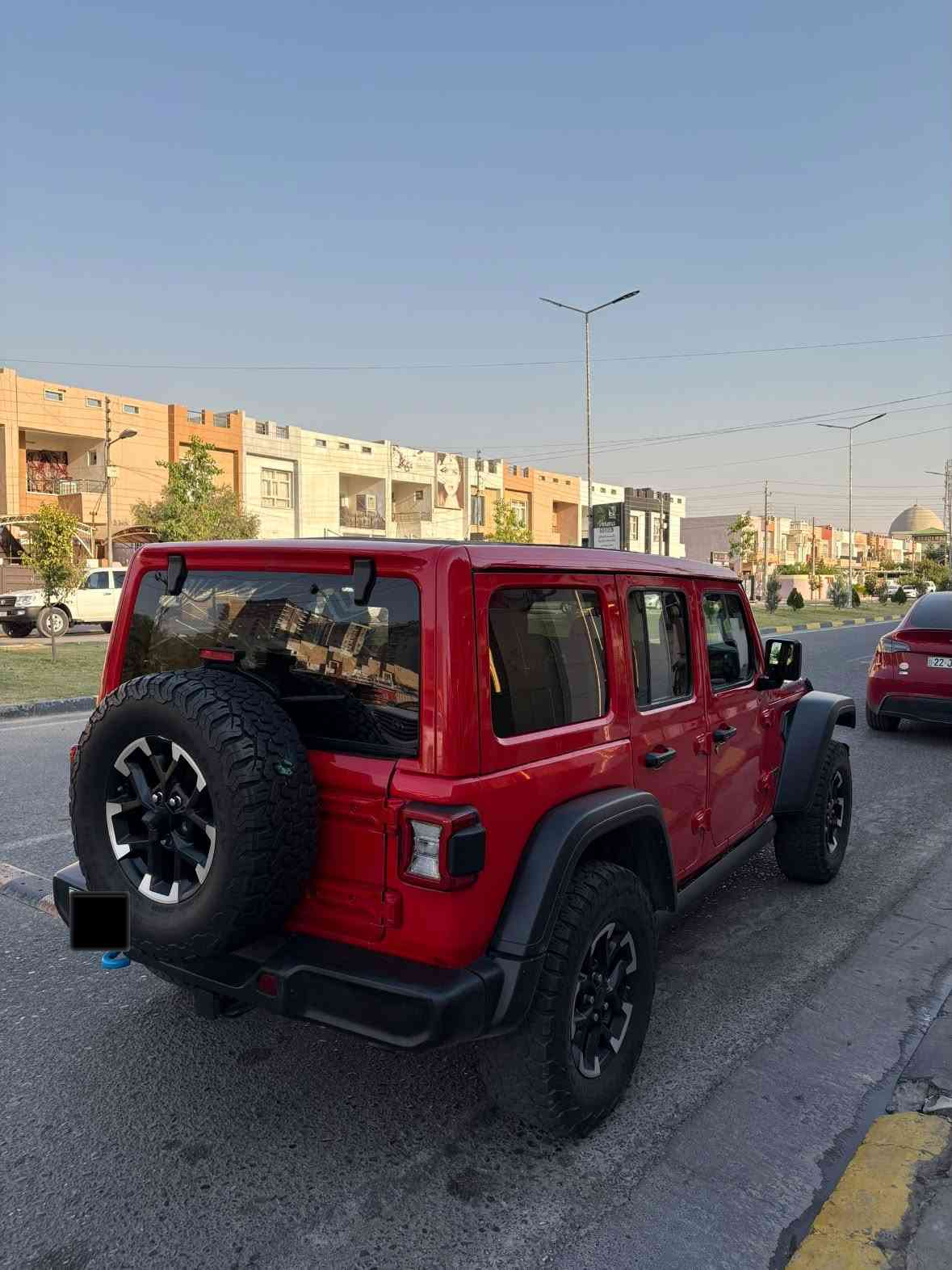 جيب رانكلر روبكون 2024
رقم بغداد بأسمي
نضام هايبرد وكهرباء وبانزين 
4 سلندر 2000 تيربو
ماشيه 27 الف
فول مواصفات
شاشه كبيره شكل جديد
بصمه
رادار امامي
سقف ينفتح كهرباء
دوسات كهرباء
لدات امامي وخلفي
كامره خلفيه
————
ضررها خلفي
صندوق مبدل نفس لون بلادي 
جاملغات خلفيه صبغ 
بدون ايرباك
مكان سياره بغداد-كاظمية
السعر 245 ورقه
***********

