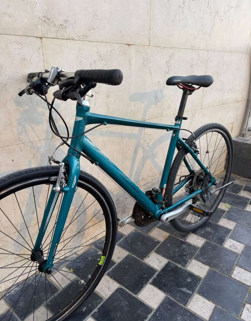 سلام وعليكم
بايك c700 من ماركه parecision sport المعروفه 
اليدور شي مميز و لون بالحقيقه احلا من الصور شي تحفه 
البايك كسر حاويه 
معدن فول المنيوم خفيف الوزن 
حجم البايك 28 ارتفاع 510 حجم m مناسب لطوال القامه 
البايك جاهز من كلشي 
سستم كير TOURNEY TX  3.8
كله سستم واحد من البايدرات و كيوره يدات ختم واحد 
وياله المنيوم طبقتين موس 
بريكات سستم واحد مضبوطه   
البايك كله ختم واحد 
مكان بغداد الاعضميه 
سعر البايك 225  وبي مجال 
للحاب يتفضل خاص او ***********
