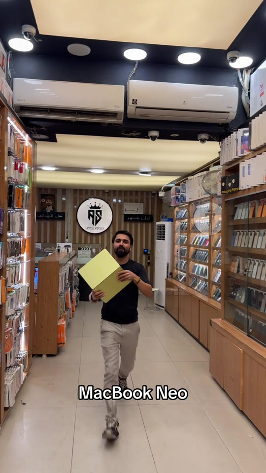 السعر مستحيل  ومركزنا راح يراوسك جهازك القديم بي جهاز تختار  مركز ابل ستور كل الهواتف ‏ Apple store ‏‎✅ ابل ستور المركز الاول في عالم الهواتف و اكسسوارتها ‏‎ مركز معتمد لدى جميع الوكالات الرسميه ‏‎ 🌹جميع استفساراتكم خاص وتدللوون🌹 ‏‎✅الثقه مصدر نجاحنا✅ ‏‎المركز مفتوح يومياً ‏‎من ال 9 صباحا حتى ال 12 مساءا ‏‎أو الاتصال بهاتف خدمة الزبائن ‏‎وت ساب/ تلگرام  *********** ‏‭***********‬ ‏‎العنوان : البصرة شارع الجزائر🛣 مقابل الخيمه🏢 قريب مطعم كناري سابقاً ⛺️  ‏‎لخدمة التوصيل 🚙 ال 🚗 🛵 من  ‏‎9 صباحا حتى ال 12 مساءً ‏‎أو الاتصال بهاتف خدمة الزبائن ‏‎وت ساب/ تلگرام  *********** ‏‭*********** 

نص مكتوب في الصور:
- MacBook Neo