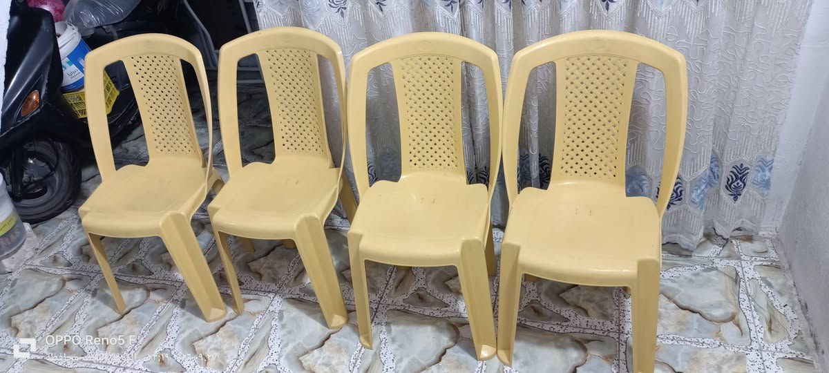 السلام عليكم لكراسي الازرك على 8والصفر على 5

نص مكتوب في الصور:
- OPPO Reno5 F ٠٢١.٠٩.٢٧ ٢٣:١٠ الكوفة، النجف محافظة
- OPPO Reno5 E
- OPPO Reno5 F 2022.09.27 23:20 | الكوفة, النجف محافظة