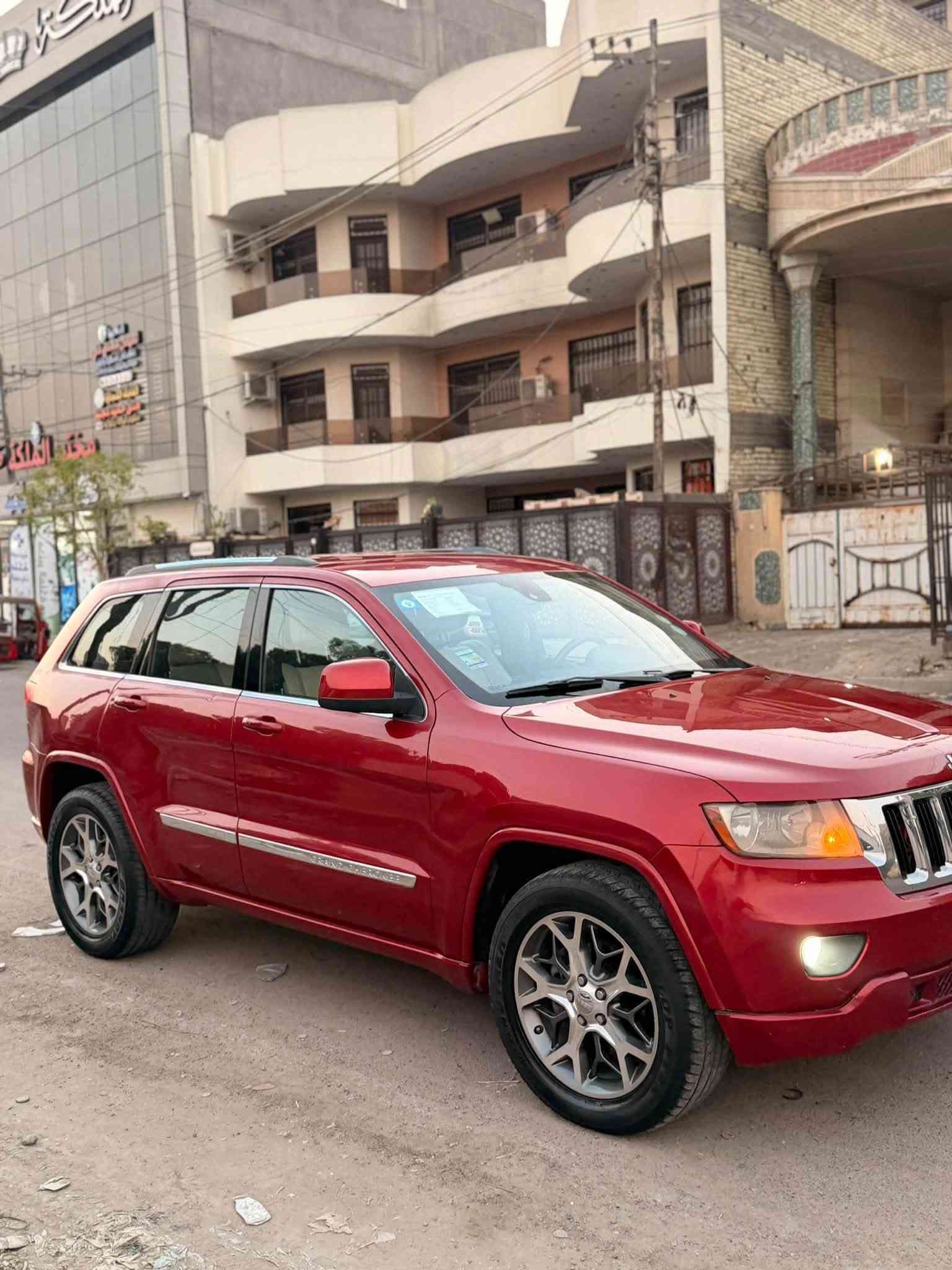 السلام عليكم جيب 2011 خليجي مكينه 3600 سياره جديده جدا  بيه صفحه كلير  بدون دواخل  ناشر سونار بي كل تفاصيل السعر 128 وبيه شي بصيط وكلشي اكو بل سوك  بغداد البلديات ***********
