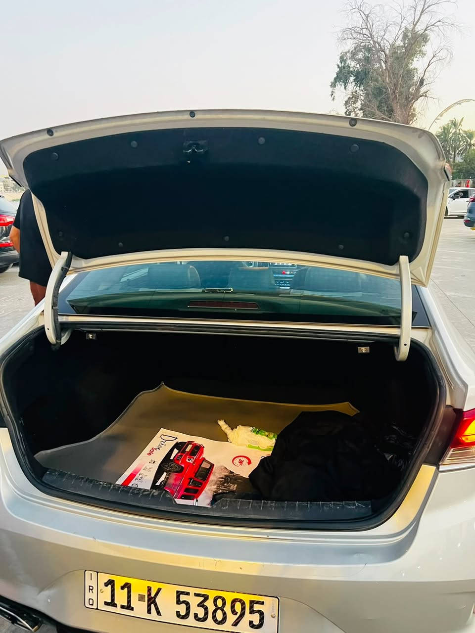 السلام عليكم سيارة للبيع 
سوناتا 2019 فول
بيها 4 قطع صبغ حادثها باب السايق وشويه من الجاملغ وبيها باب ونص جاملغ رش كلير 

سبورت فول مواصفات 

بصمه

فتحه سلايت 

قطعتين تبريد

كشن كهرباء  

كشنات جلد 

تدفئه بل كشنات 

تدفئه بالستيرن 

تحكم استيرن 

شاحن لاسلكي 

دبل اكزوز

رادار جانبي

ويل اكروم

صندوك ذكي

محرك 2400

3 وضعيات قياده 
(نورمال - ايكو - سبورت)
التواصل على الرقم ***********
