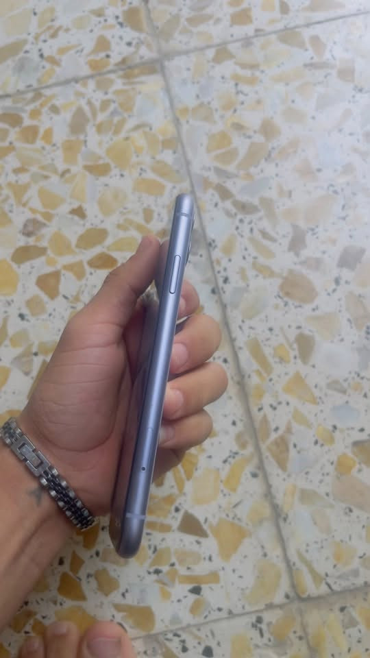 ايفون 11 • ١٢٨ جيجا • مستبدل بطارية