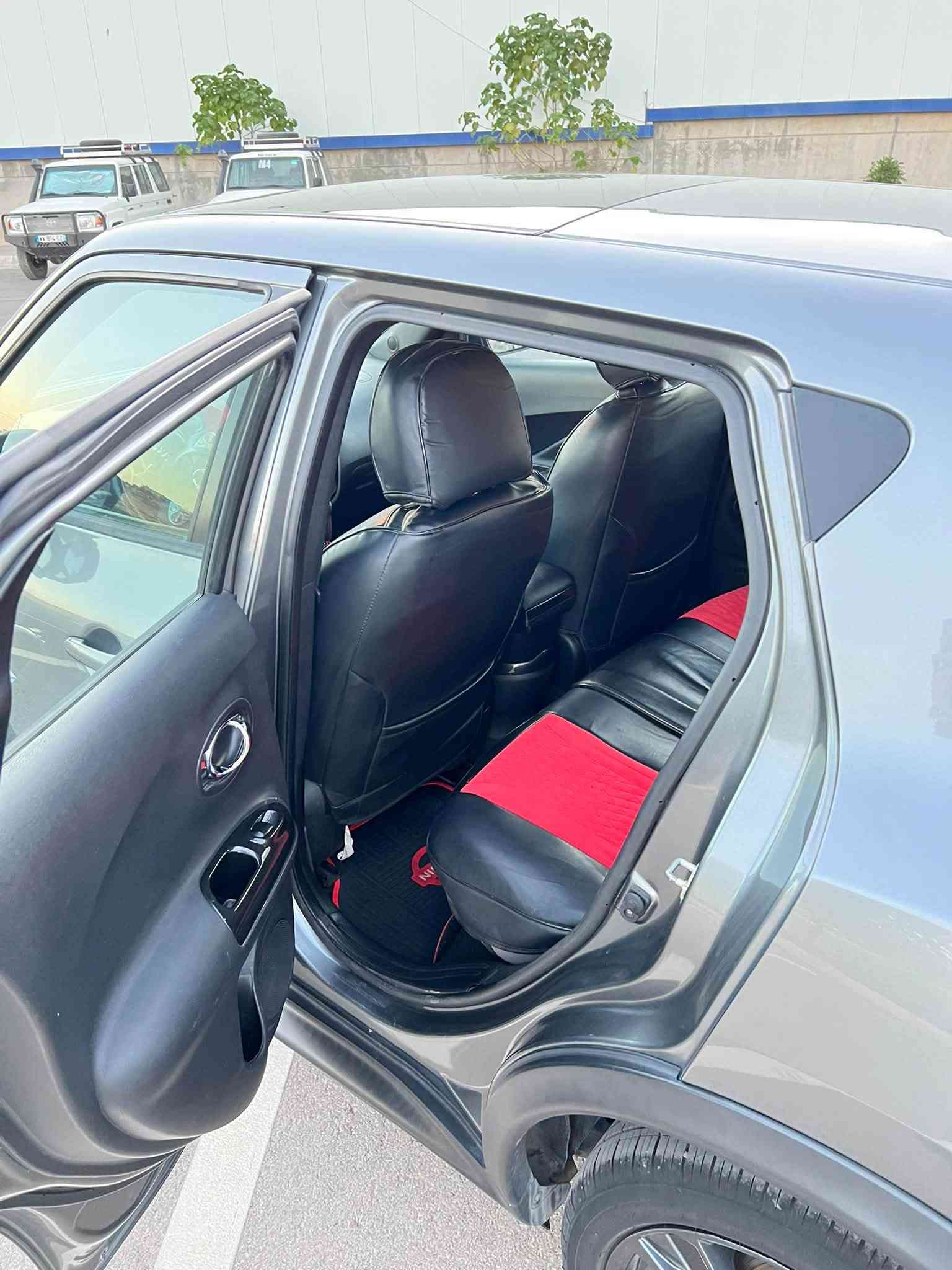 نيسان JUKE
صفر شركة مهند 
سياره بدون صبغ بدون تعديل✅
ماشي 83 كيلو جديد📦
فول موصفات 
بانوراما
خمس كامرات 
رقم سنويه جديد
سعر : 129 بيه مجال
***********☎️
