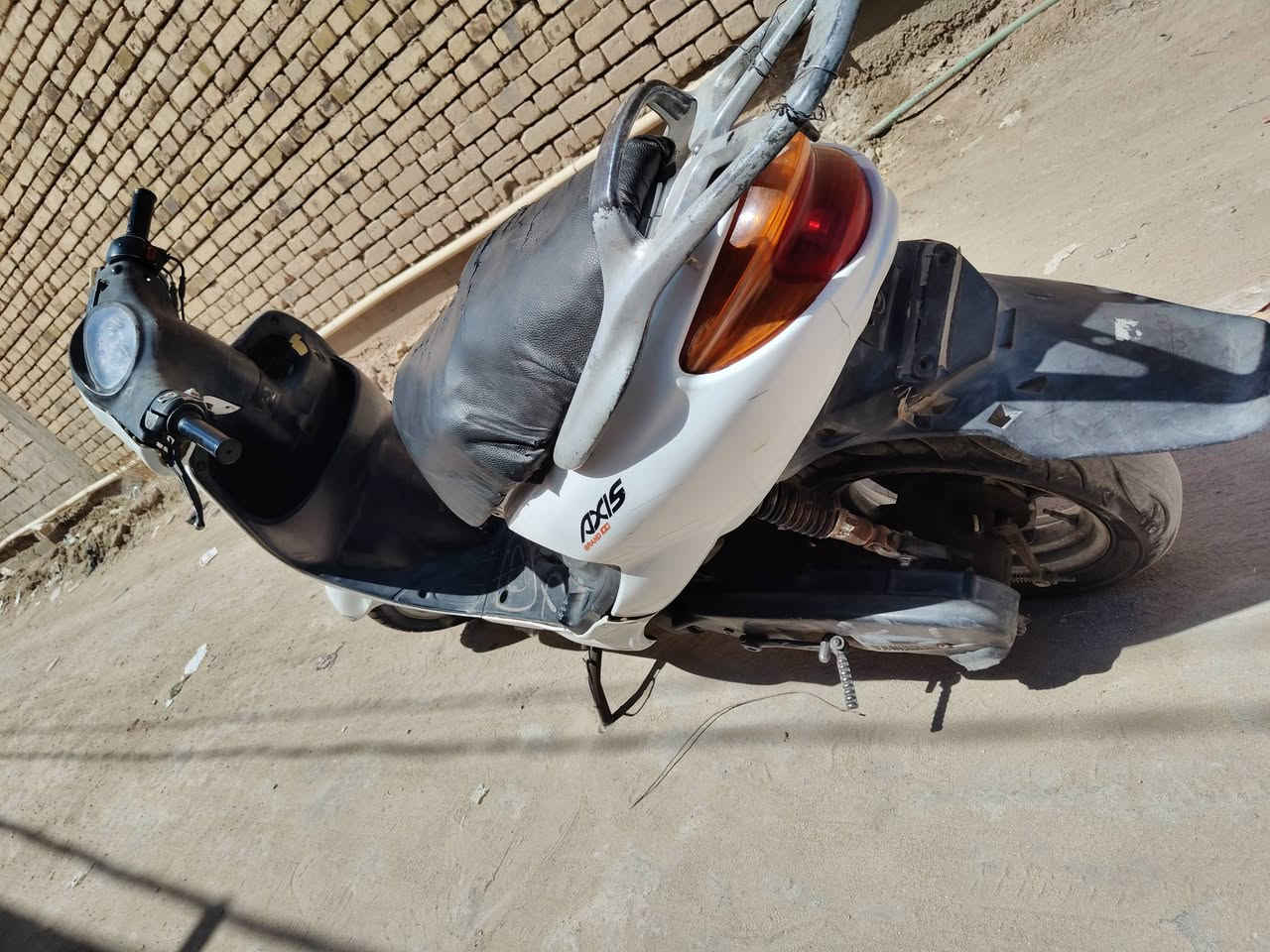 السلام عليكم
دولفين ياباني فحل 
دراجه جاهزه نضيفه 
مبدل بيها بوش وبستم 
سعرها 325 وبيها مجال 
المكان الرميثة / *********** @
