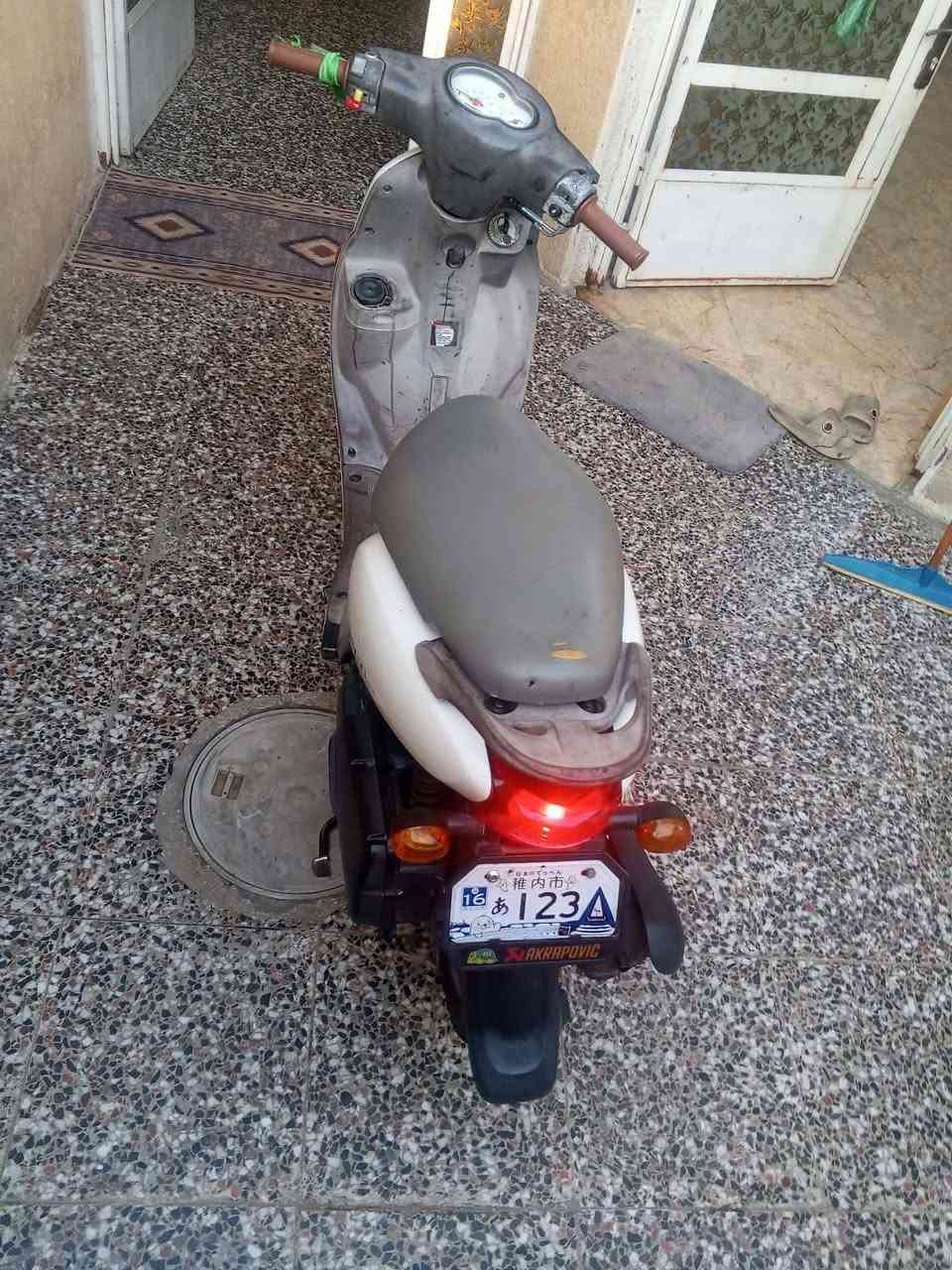 سلام عليكم فله دراجه مرتبة ونضيفه صارلهة شهرين من نازله مال جناي سعرها 850 وبيها مجال للطيبين ***********
