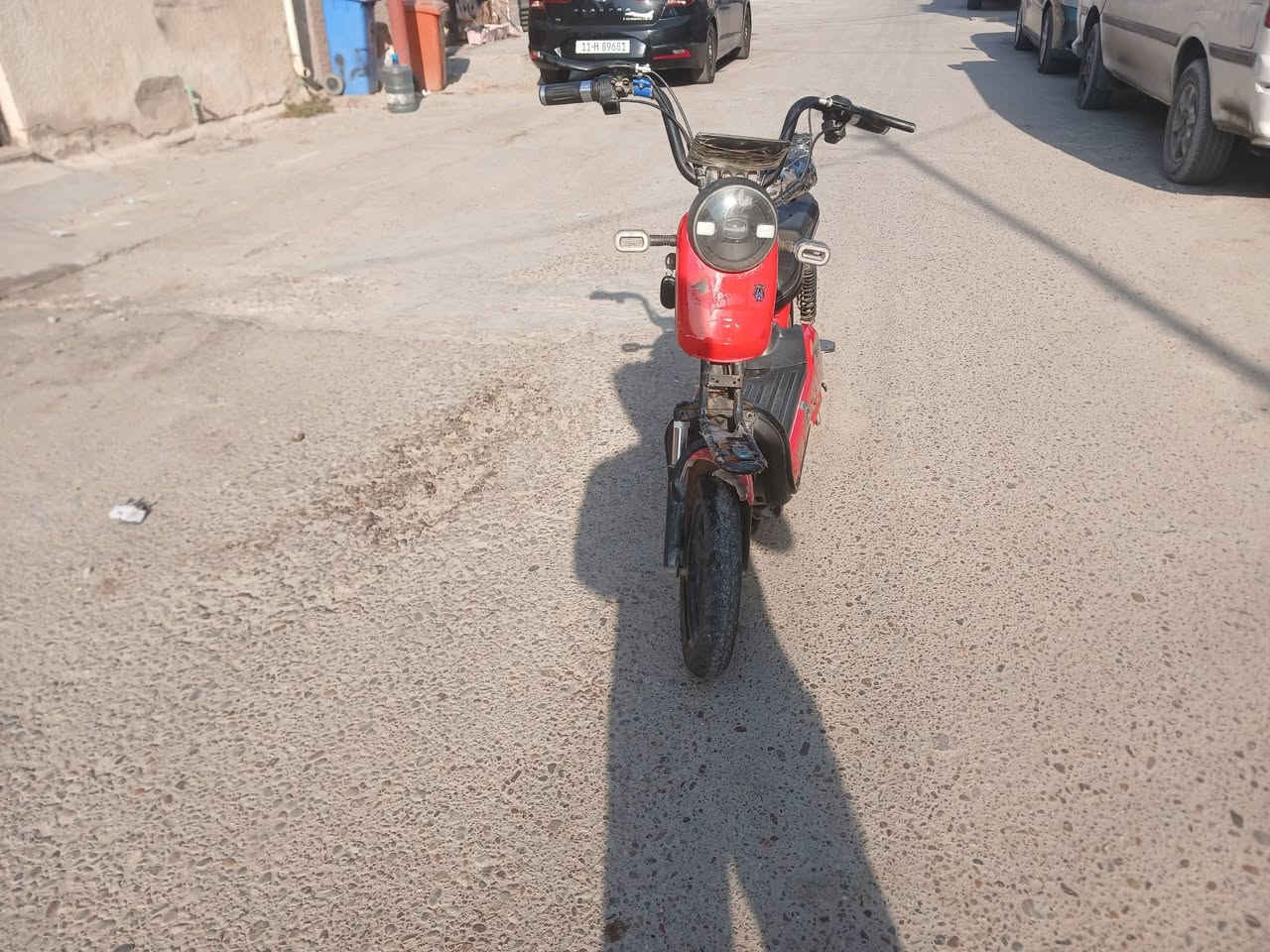 سلام عليكم دراجه شحن R6 بصمة للبيع بطاريات جديدة سرعه 48 استخدام قليل كهربائيات سليمة شاحنة جديدة فقط كشن مشكك كما مبين في الصورة السعر 130 بيهة مجال قليل مكاني بغداد تواصل واتساب وأتصال (***********)

