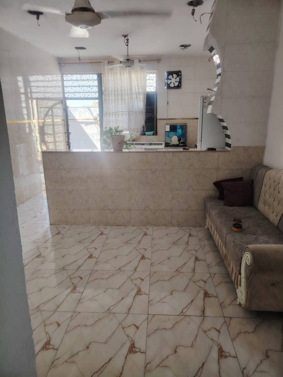 دار للبيع 300متر مع الحديقه الخارجيه طابو زراعي سند 25 العنوان ام العضام قريب على شارع اليربط ام العضام بهرز السعر 90قفل ***********
