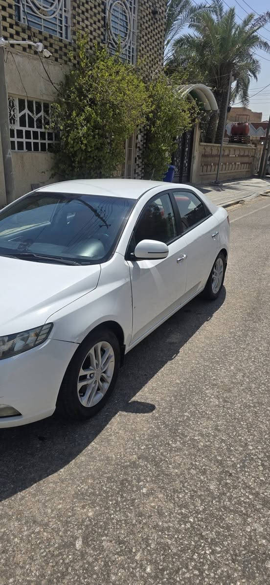 سيراتو ٢٠١١
 نص فول محرك و كير مكفولات ادامه جديده
 بيهه صبغ بنيد فقط السعر ٨٧ و بيهه مجال
للاستفسار ***********
