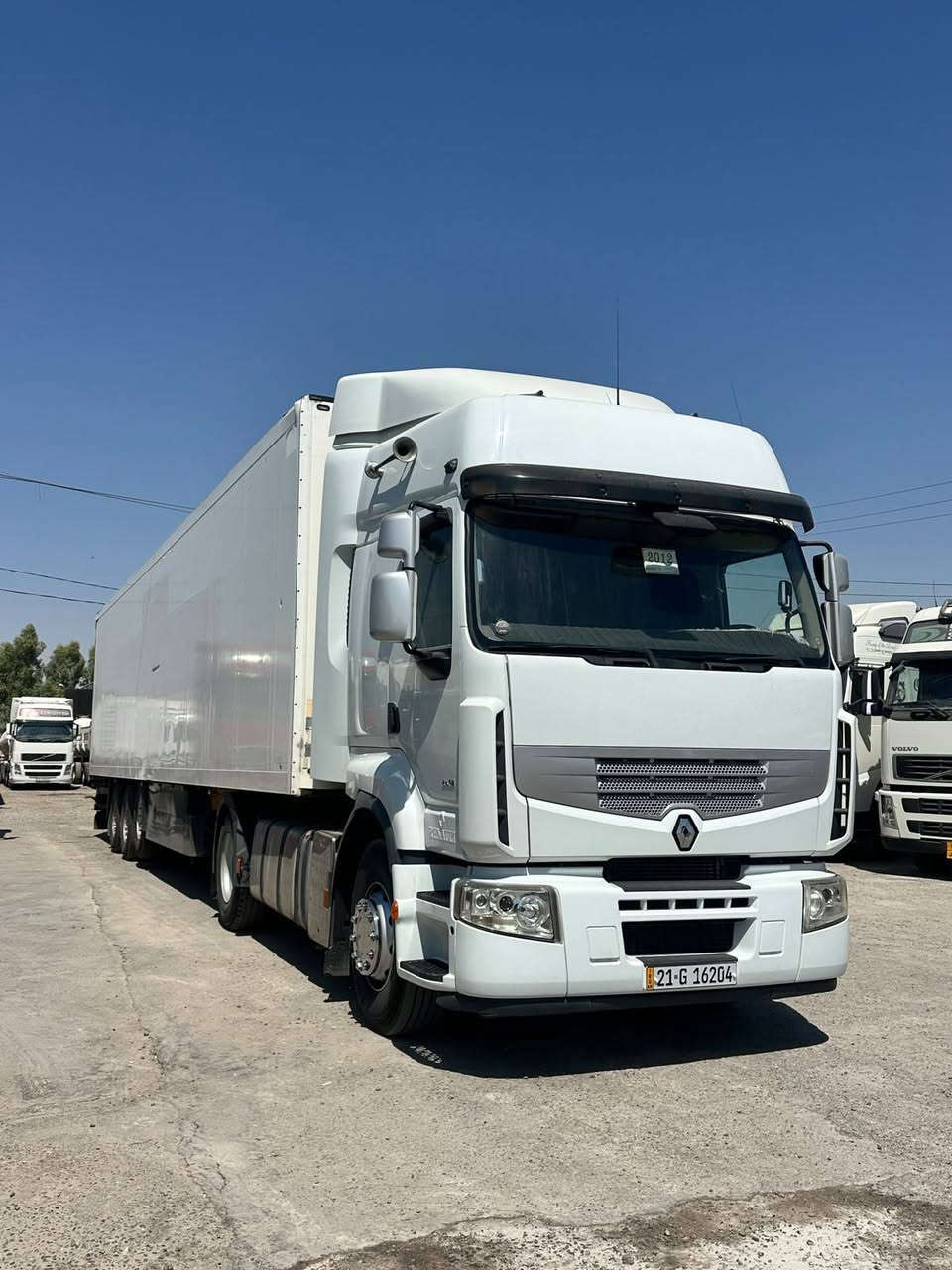 رينو حجم 460 مشترك فول مواصفات كير اوتماتيك رتايدر ثلاجة سبلت كير محرك شرط شاصي مكفول قماره بدون صبغ براد شمتز سمك (7) جهاز كالير رقم وسنويه وهزه جديد تخم تاير جديد سياره جاهزه بدون نقص كغاله عامه 
رينو موديل 2012
براد موديل 2012
سعر 425$
عنوان كركوك طريق المطار مقابل جسر حزيران 
معرض المتوكل 
***********
***********
***********
