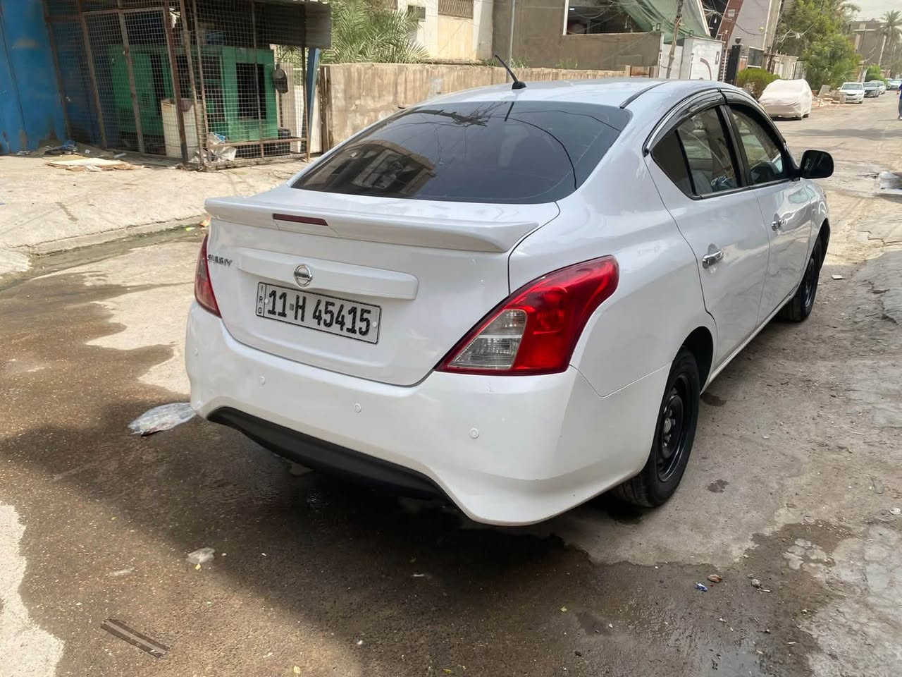 للبيع سني هندي بليته زركه موديل ١٩
تخم تاير جديد و كير ومحرك مكفول و حداديه جديده 
و منضومه زنون كامله ماشيه ١٠٠ الف كيلو 
الجاملغ الايسر مبدل اصلي شركه و بيها طخه بالدعاميه الخلفيه موضحه بالصور 
السعر ٩٥ و بيها مجال 
للأستفسار ***********
