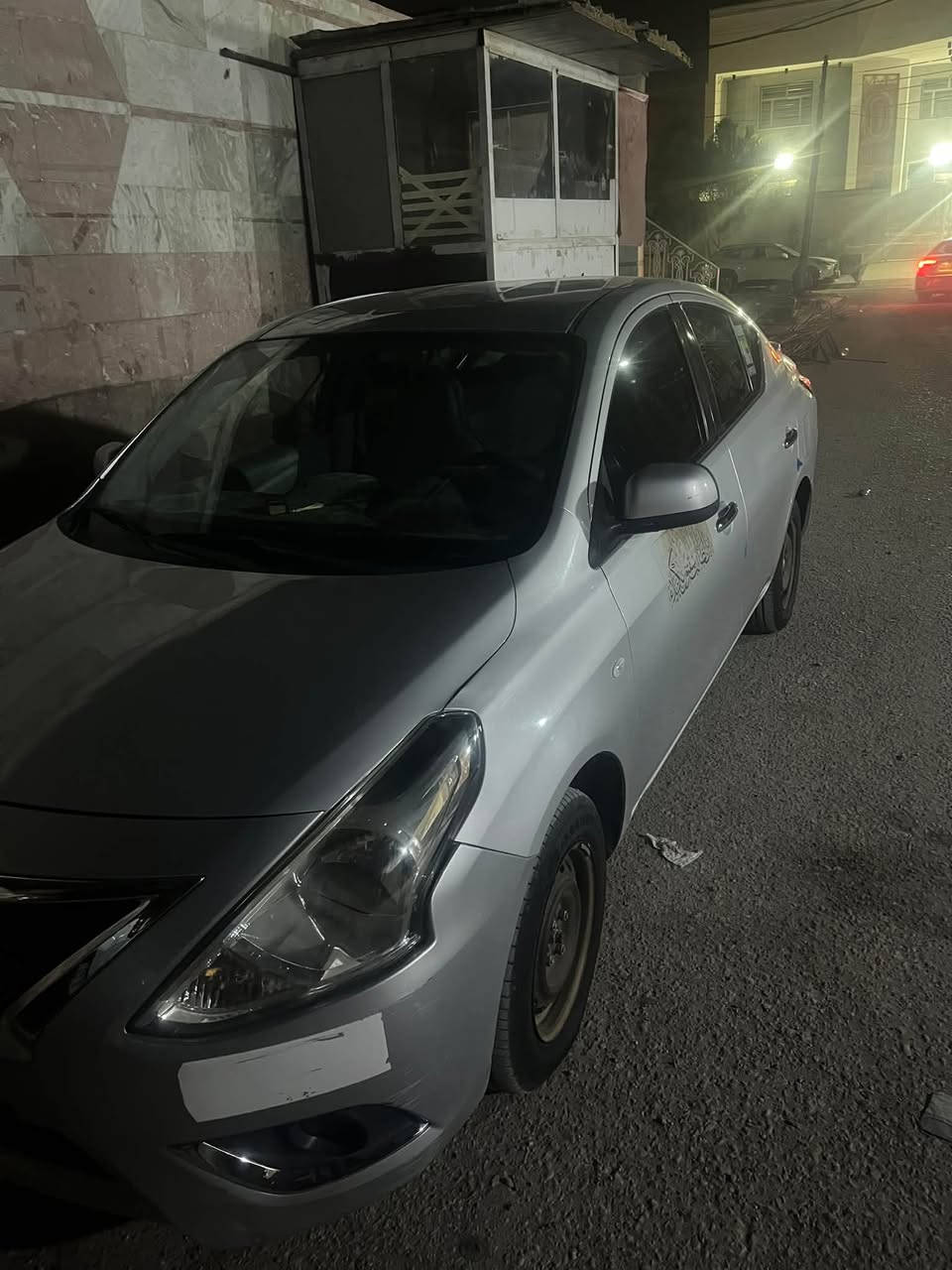 السلام عليكم
نيسان صني هندي موديل ٢٠١٩
السياره ما مشتغله تكسي ولاا متعوبه ماشيه ٧٠ الف حقيقي 
كير. ومحرك وتبريد ب الكارتون 
حداديتها حلوه تخم تاير باتري جديد لاايت زنون. عالي ناصي 
غرفتها ب النايلون. السياره. نفسه. جنايها. من ٢٠١٩ لحد الان وكاله بيها وحده 

السياره بيها فغقط باب مبدل ومصبوغ. ودور. الجاملغ. الوره. واضح ب الصور

السعر. ٧٨  ورقه قفل  
التواصل على الرقم / ***********

مكاني نجف
