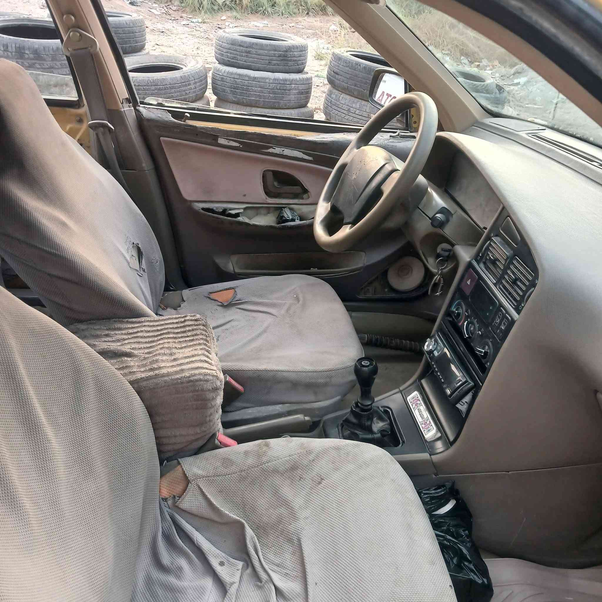 السلام عليكم بيجو 405 موديل ١٣ تبريد شغال سنويه 29 باسمنه السيارة مال شغل تحتاج ترتيب بطاين ٢ مكينه تنقص كيرها جديد نبيع هالموجود مكانها حله سياحي سعرها 15 وبيها مجال قليل ***********
