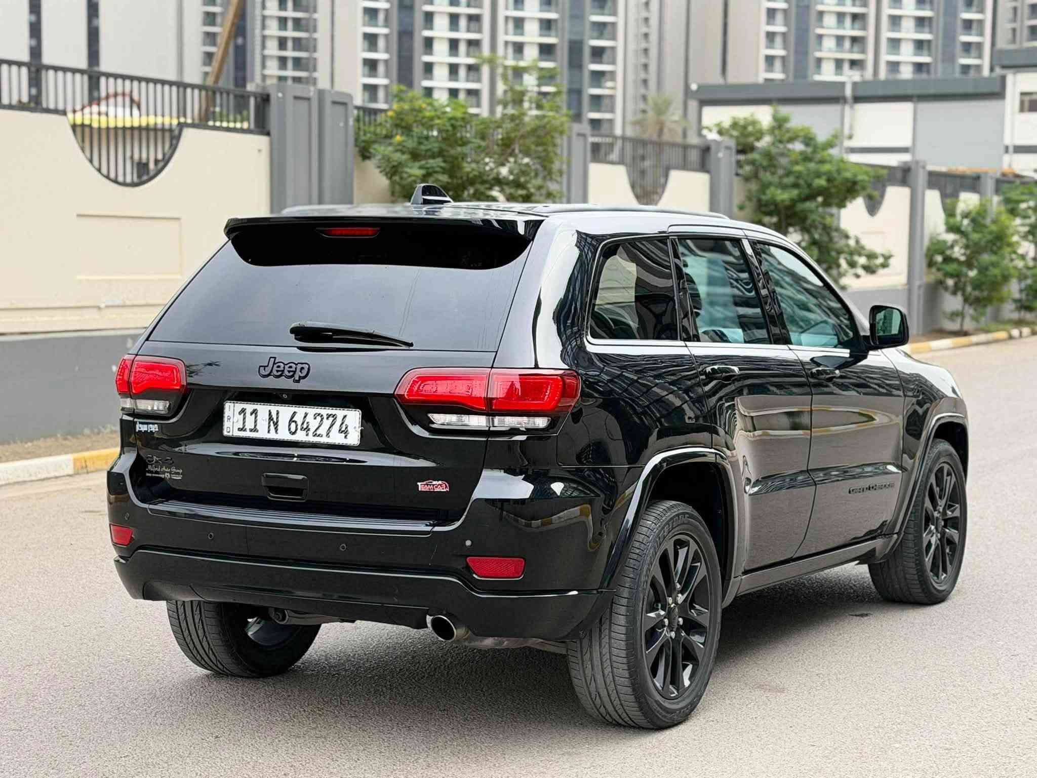 جيب جراند شيروكي • بدون تفاصيل