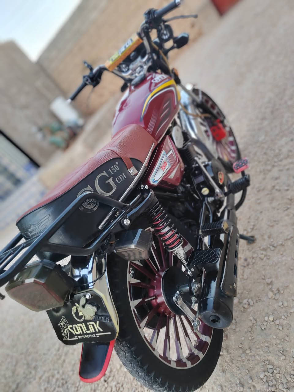 للبيع موديل 24 شكل 25 كلشي ما يعوزه بعده جديده ماشيه 7600السعر قيم بل يحبه الله مراوس حسب القناعه للاستفسار *********** المكان القائم سعده
