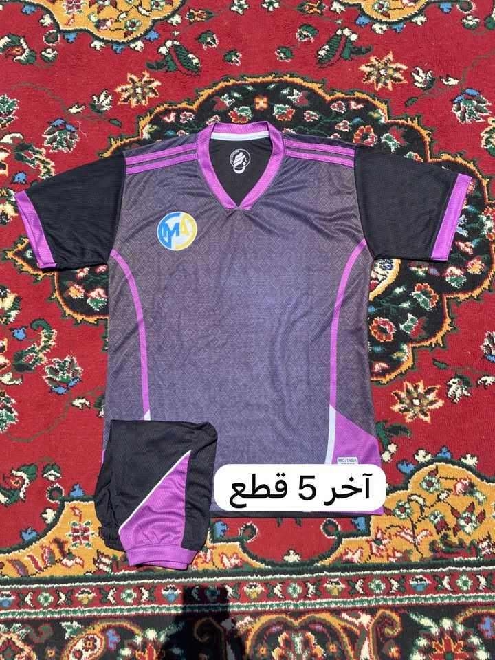 سلام عليكم شباب
قطع اخير  مذكور العدد داخل كل صوره 

سعر القطعه ب ٥ الاف 

بدون طباعه

 

ومتوفر طباعه حسب الطلب  

للحجز والاستفسار مراسله الصفحه او الاتصال بالرقم 

*********** ومتوفر واتساب 

متوفر خدمه توصيل إلى جميع المحافظات

نص مكتوب في الصور:
- آخر ١٢ قطعه
- آخر 8 قطع
- آخر 12 قطعه
- آخر 5 قطع