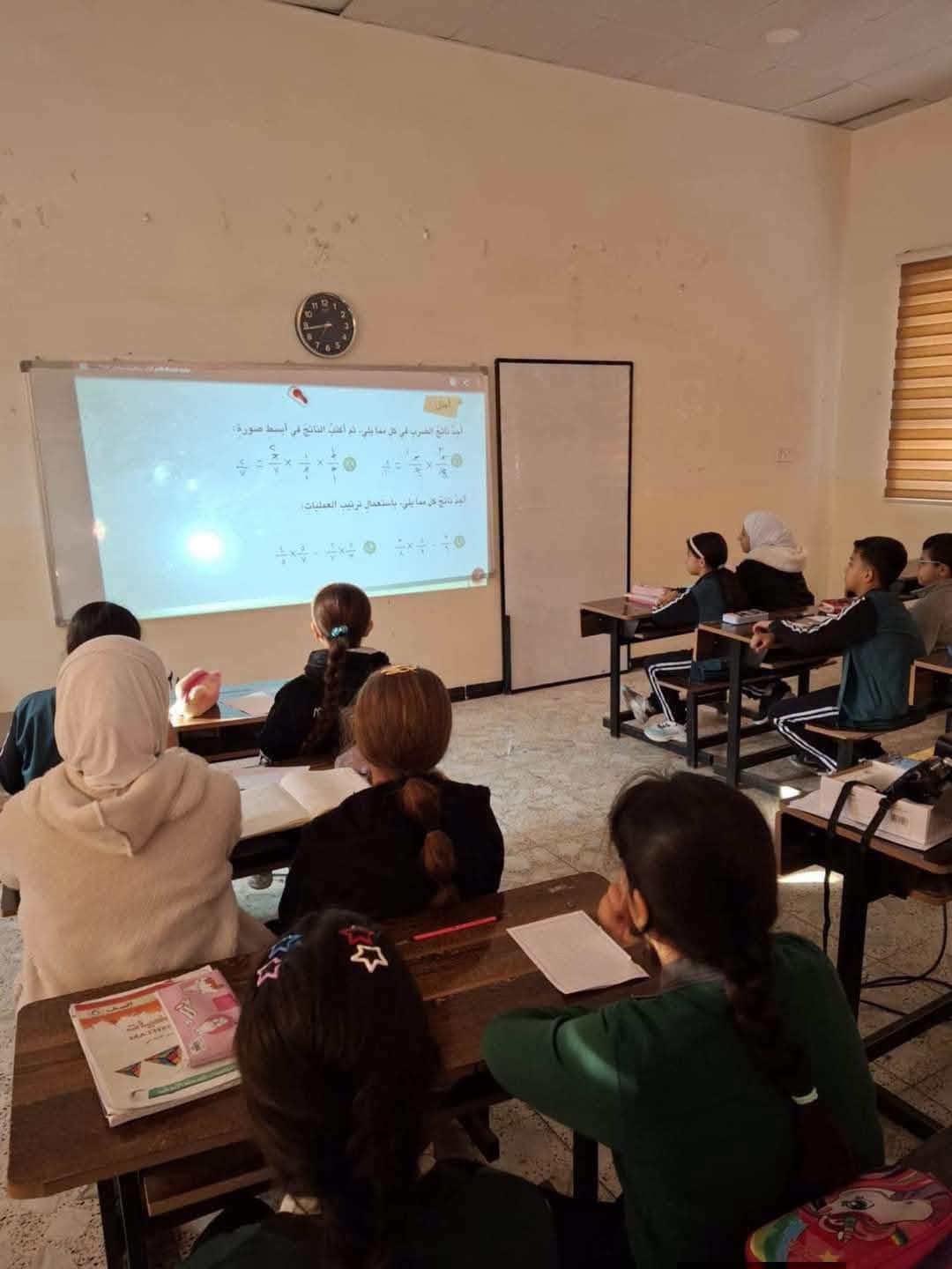 🔥 عرض #داتاشو🔥 بسعر ٧٥ ألف دينار   🔥 
🔥🔥هدية ستان منضدي مع الداتا شو 🔥🔥
يربط مع الهاتف بدون انترنت لايحتاج الى تعتيم  😍🔥
((سارع بالطلب قبل نفاد الكمية. لشهر واحد فقط ))
(((ضمان في الجهاز فحص واستبدال معجبك ترجعة )))💪🔥
🎬 حوّل غرفتك إلى سينما منزلية فخمة بتقنيات حديثة . 
 مع ماركة izeeker ipl320 
استمتع بتجربة عرض خرافية وعيش الأجواء السينمائية .
جهاز مصمم للبيت والمدرسة والمعاهد والرسامين والمحلات التجارية . 
✨ المواصفات :-
✅ الدقة FHD + 1920*1080 واضح بالضوء بدون تعتيم 
✅ Wi-Fi 6 لبث أسرع وثابت بدون تقطيع 
✅ Bluetooth 5.2 لتوصيل السماعات
✅ قوة إضاءة 16000 لومن – صورة واضحة لايحتاج الى تعتيم 
✅ عمر عدسة يصل إلى 50,000 ساعة – عمر عدسة طويل لسنوات 
✅ صوت strio  محيطي بتقنية Hifi سبيكرات داخلية عدد 2،
✅ تصميم صغير وسهل الحمل مع جنطة أنيقة
✅ يربط مع الهاتف الاندرويد والايفون لاسلكي عن طريق المشاركة الاسلكية . بدون انترنت 
☑️يربط مع الهاتف الايفون عن طريق كيبل ايظا خاصية نادرة في الأجهزة 
☑️ منافذ متعددة مثل USB ،AV,Microphone,HDMI . 
☑️ خاصية التعديل وخاصية التكبير والتصغير يحتوي على تغير في مسارات العرض يوفر بيئات مختلفة بيئة التدريس وبيئة مشاهدة الأفلام والمباريات والمسلسلات 🥰 
☑️ ستان ثلاثي منضدي مع الجهاز. مع رمونت تحكم وكيبلات وجنطة وكتلوك وعدة تنظيف  .
☑️ الجهاز جديد وكالة ألمانية .
صور الجهاز وتجارب الزبائن بالتعليقات 
 الكمية محدودة – احجز الان ولا تفوت هذا العرض .
للحجز والاستفسار مراسلة الصفحة 
 السعر ٧٥ الف
توصيل بغداد ومحافظات ٥ الف 
واتساب ***********
توصيل بغداد ومحافظات متوفر 
 #بغداد #البصرة #الموصل 
#داتاشو #كركوك #ديالى #بابل #ميسان #ترند #لايك #لايكات #فلو #لايك #ترند #مدارس #الازرق_ماركت #مدارس #تعليم #داتاشو_سمارت @إشارة

