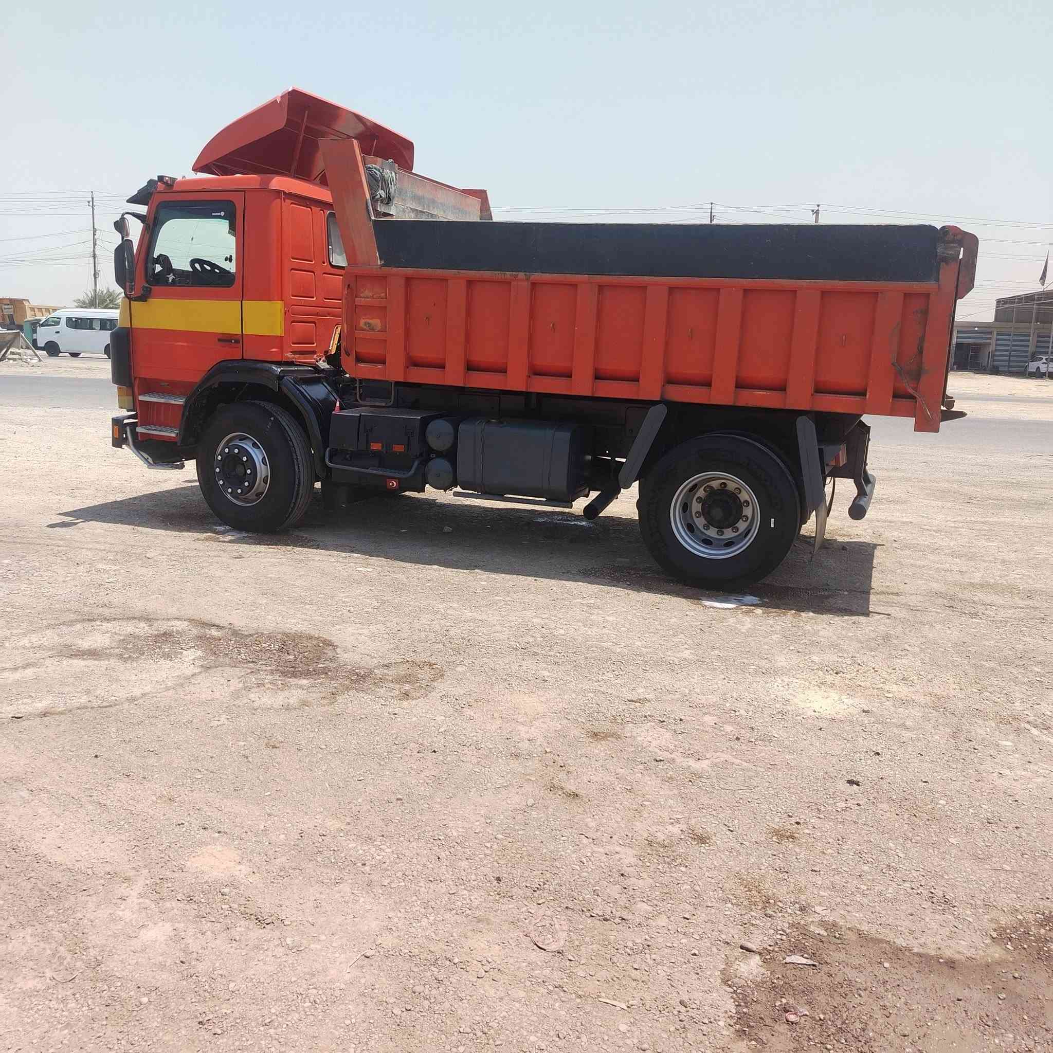 سلام عليكم سكانيه البيع مكينه ١٢ونص بيه تنقيص قليل  كير ٥ب٥ اكسن أبو فلتر جوبلس رقم أربيل بسمي تحويل ثاني يوم هزه جديده سنويه ٣١ شاصي مكفول بلاديه طويله قماره مكفوله من صبغ وخياس سياره عليه بلادي جاهزه العمل مكان بغداد الدوره السعر 175 وبيه مجال قليل رقم صاحب سياره ***********
