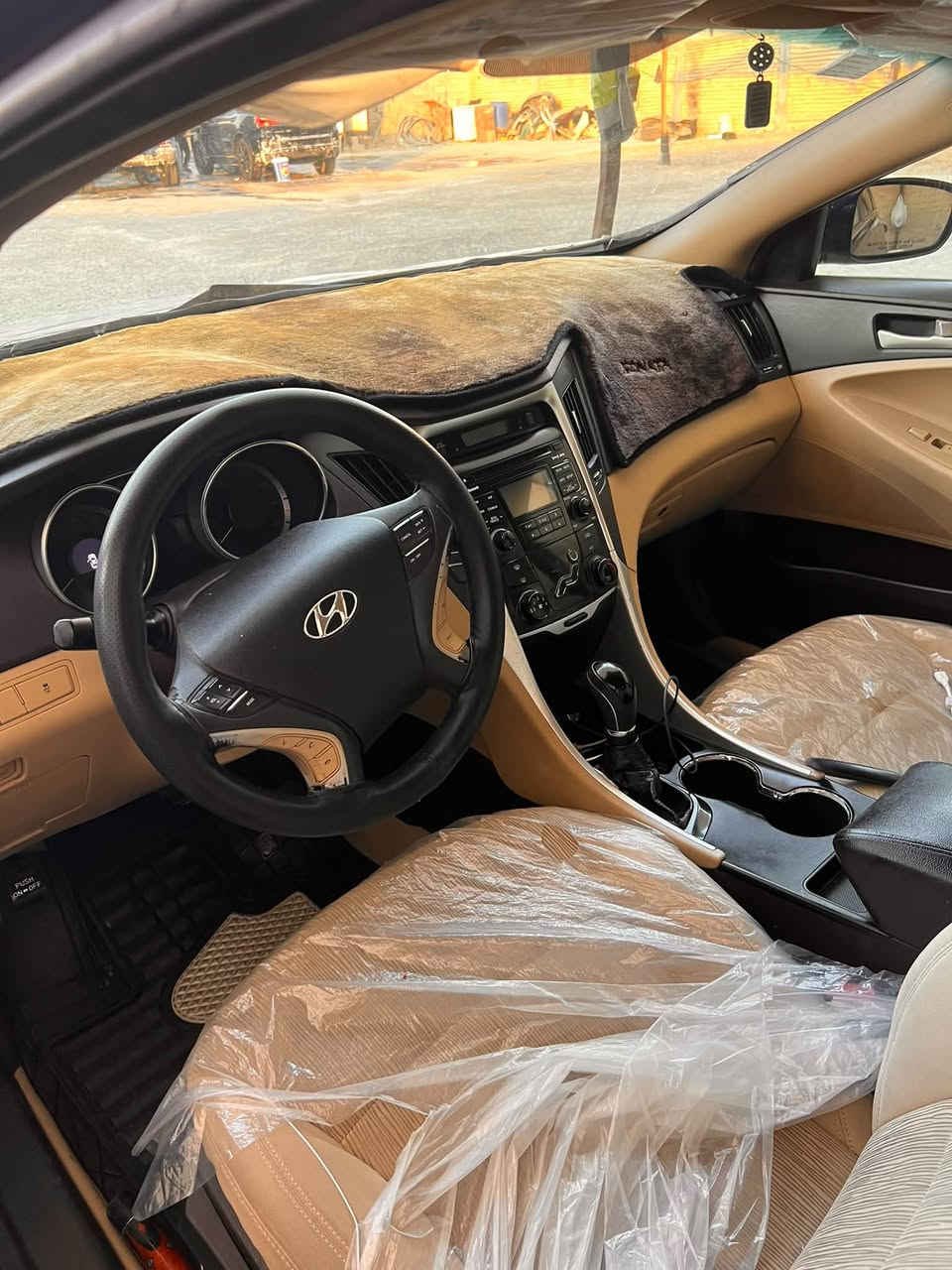 سوناته 14 ادوات كصه جنطه
متوم اربيل كامل مكينه2400 
سياره كير مكينه حداديه جاهزه مابيهه نقص تبريد ثلج
الدواخل مالتهه زيرو جدد بديهه حلو مرتب شوف العين السياره حلوه وجاهزه مابيهه اي نقص
مكاني بصره سعرهه38 وبيهه مجال جدا بصيط 
هاذ رقمي للتصال***********

