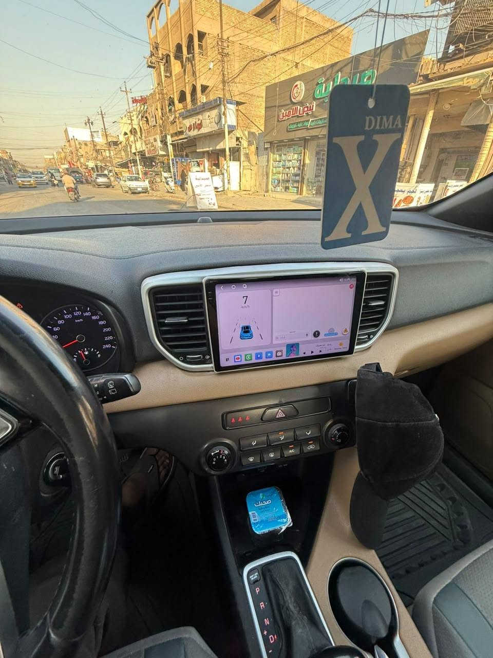 السلام عليكم  سبورتج ٢٠٢٠ خليجي
: حساسات تحكم ستيرن
 كامرة
مري شفط لسعر ١٩٠ محرك وكير كفاله تبريد ثلاجه بيها بارد بقبق الجنطه والباب الامامي الايمن شرط التحويل بسمي عنواني الامين الثانيه للاستفسار الاتصال ***********
