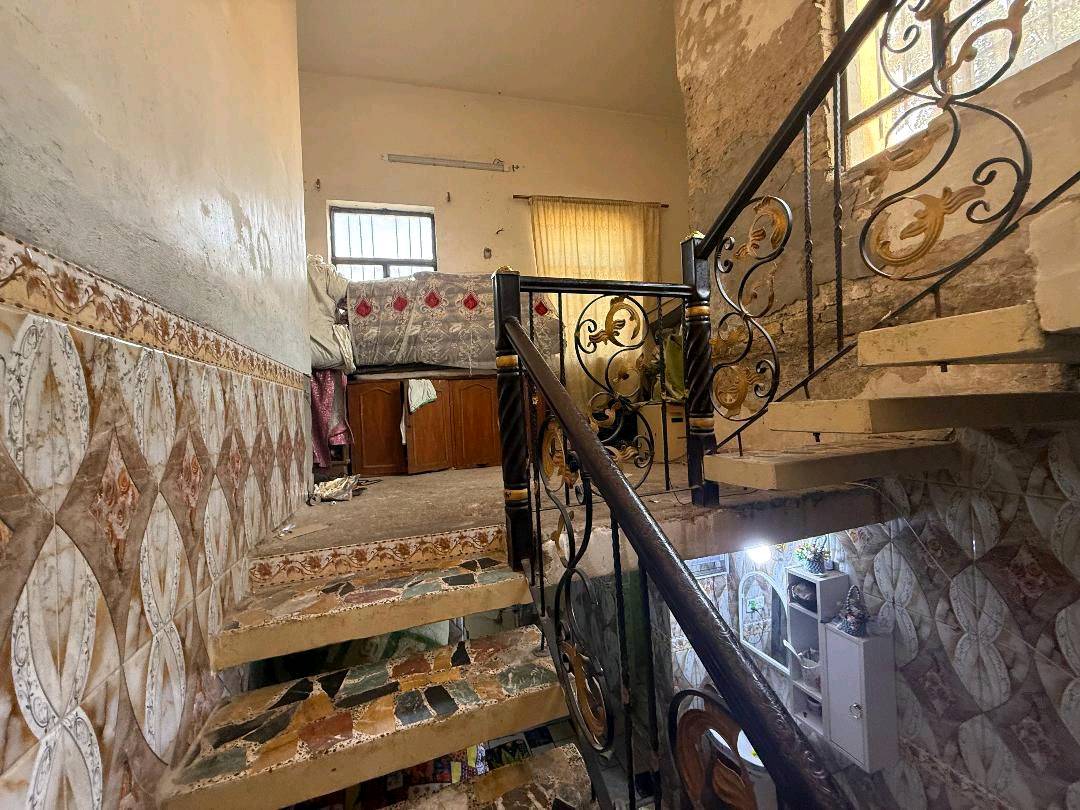 بيت للبيع مساحه ٦٥٠ متر زراعي العنوان بوب الشام قرية البوعليان المواصفات
٤ غرف نوم كبيره مطبخ واسع جدا استقبال كبير كراج يتحمل ٥ سيارات حديقه اماميه مساحه واسعه وحديقه خلفيه أيضا كبيره
السعر ١١٠ مليون وبيه مجال بسيط للشراي الاتصال صاحب الدار ***********